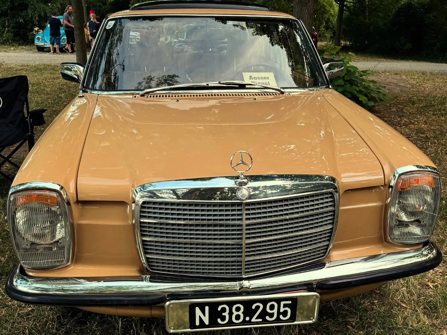 Mercedes-Benz 200 W115/Strich 8 Beige - 1