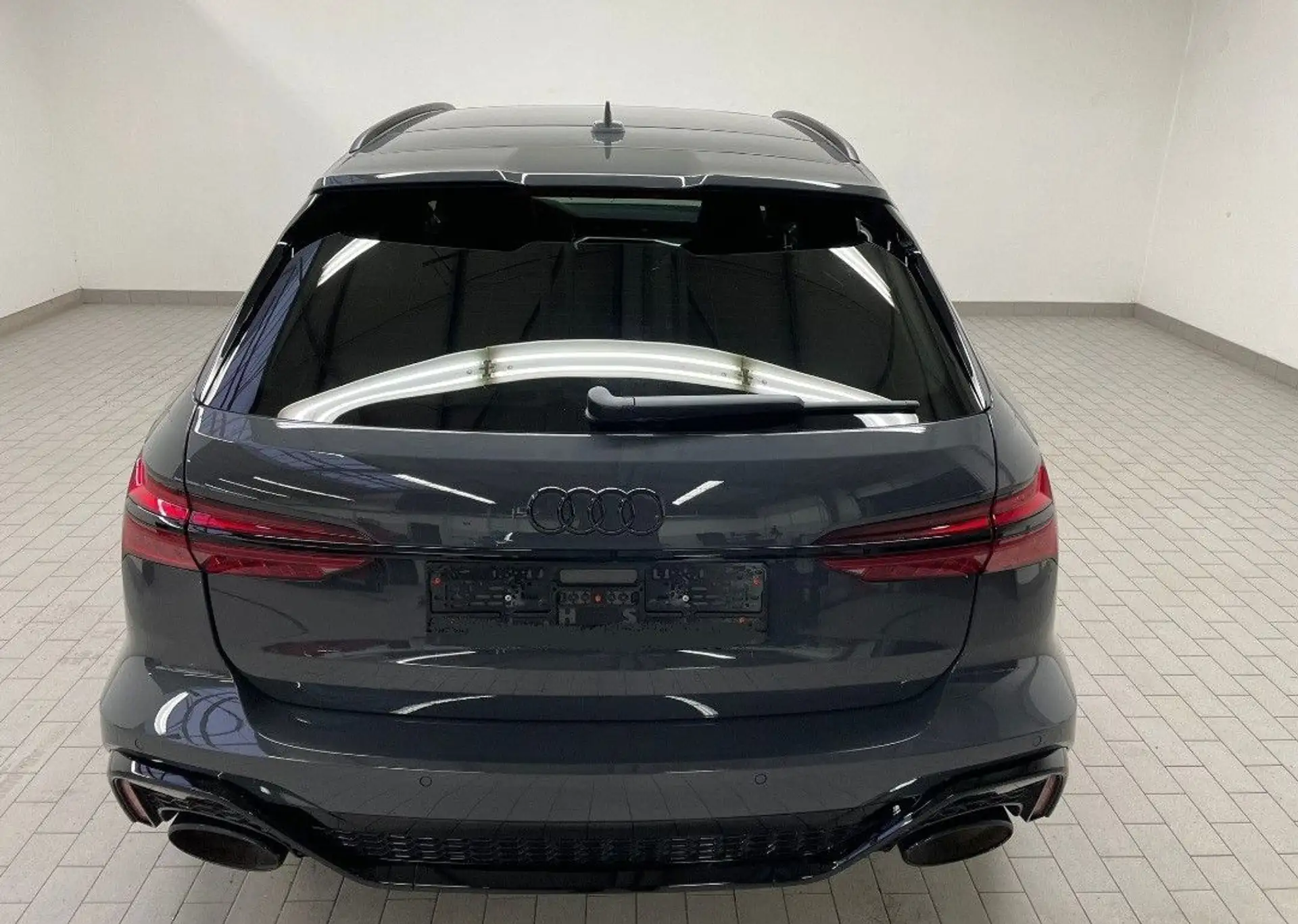 아우디 Audi RS6 4.0 TFSI 2022 건메탈 사진 5