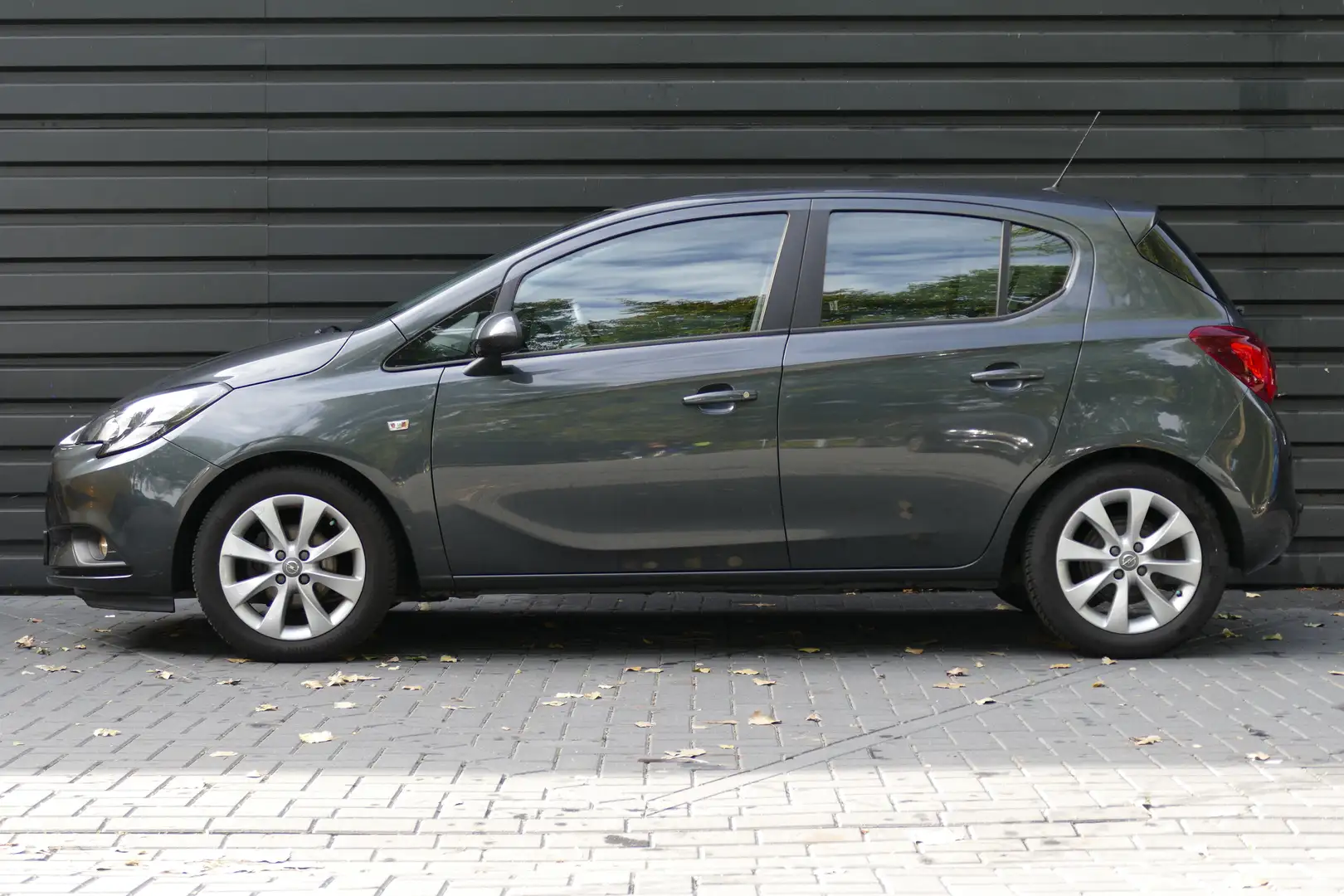 Opel Corsa 1.4 90PK 5-DRS EDITION / AIRCO / 15"LMV / TREKHAAK Gris - 2