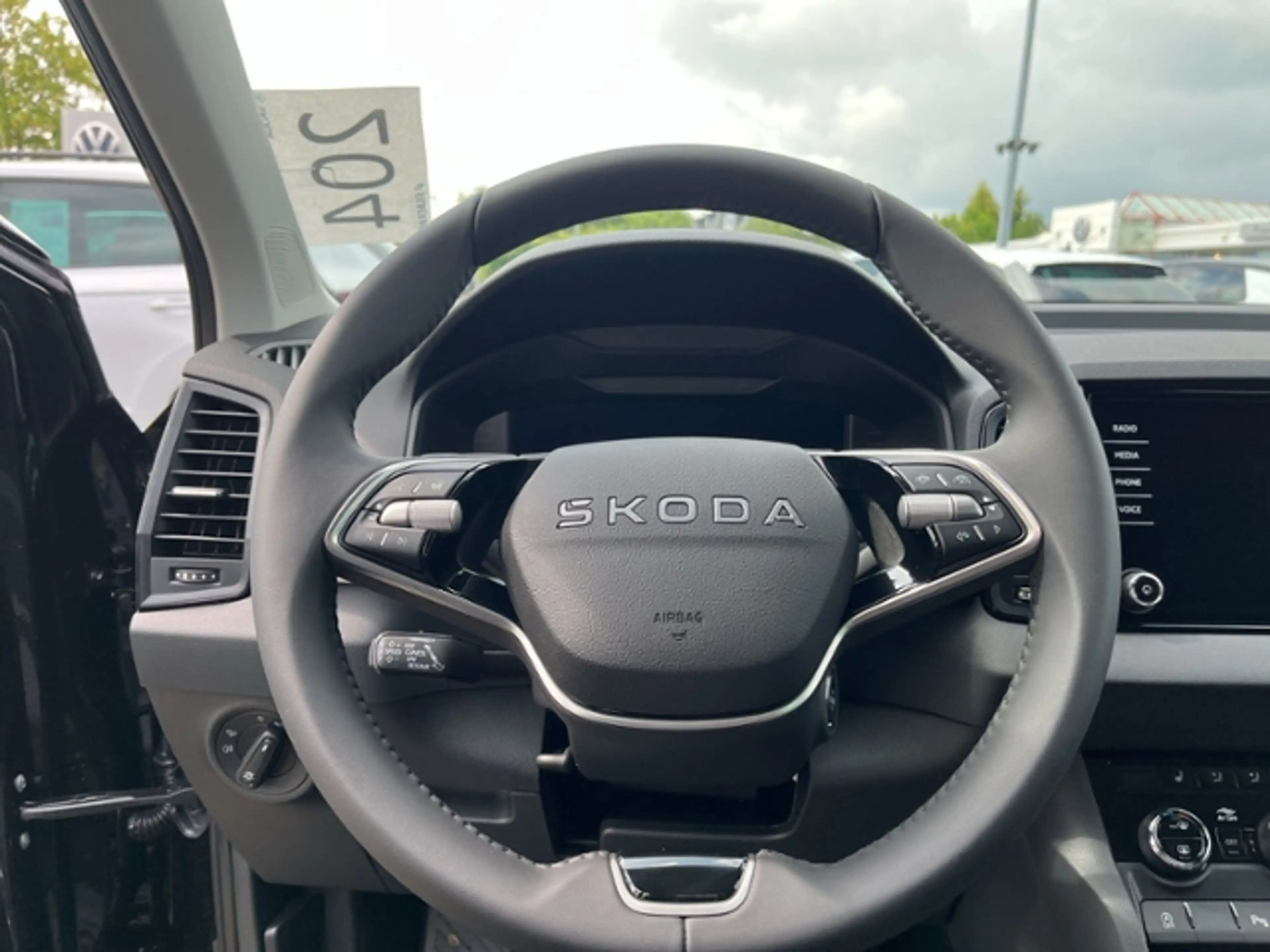 Skoda Karoq Balance 1.5TSI DSG MATRIX AHK NAVI KAMERA ACC — photo 12