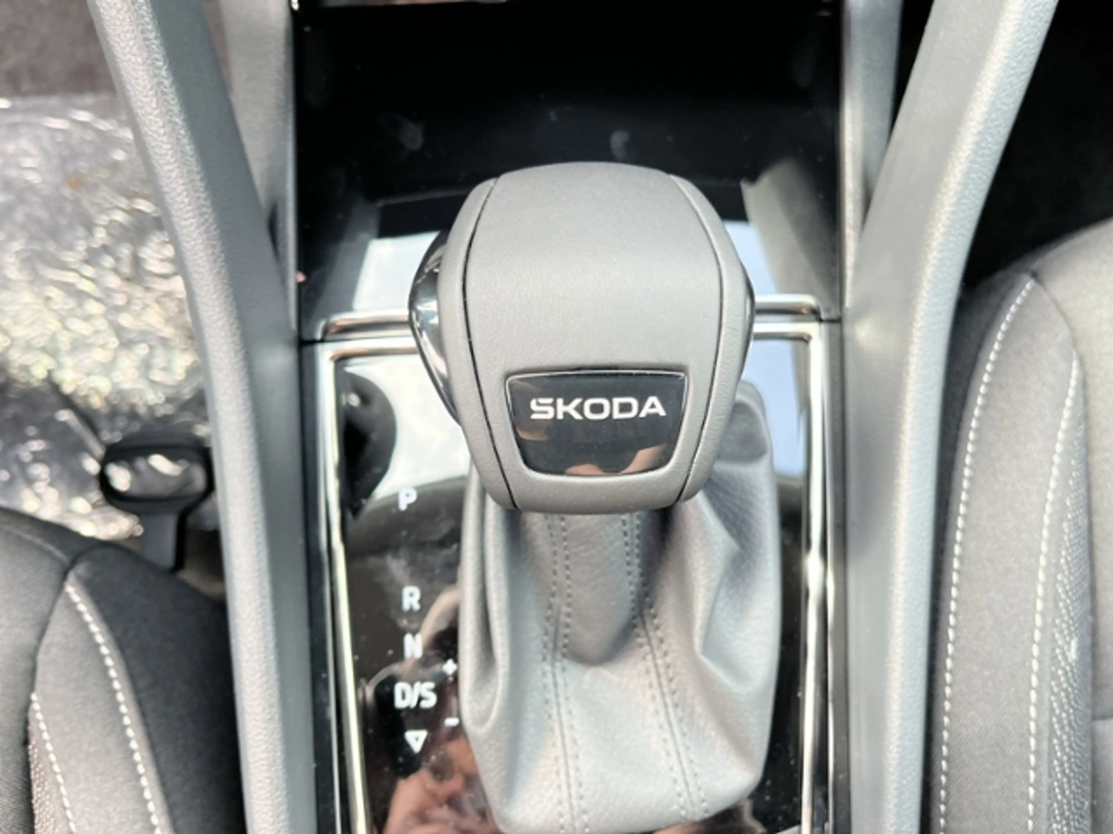 Skoda Karoq Balance 1.5TSI DSG MATRIX AHK NAVI KAMERA ACC — photo 13