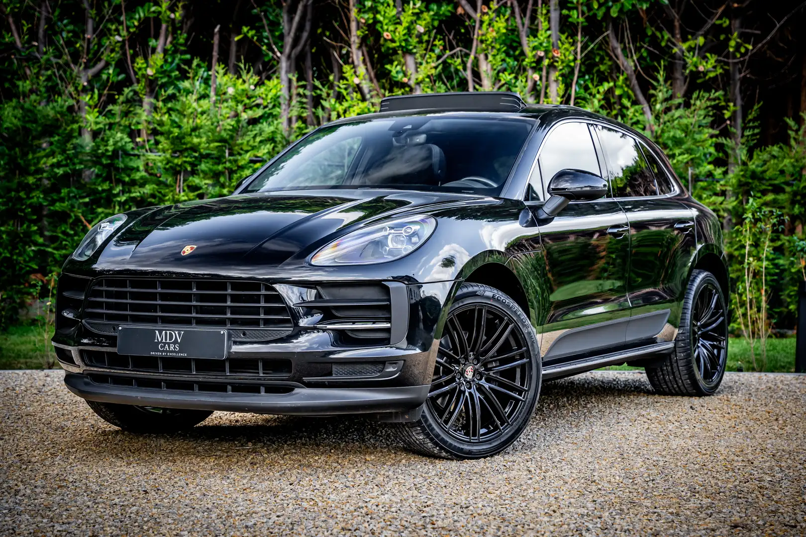 Porsche Macan 2.0 Turbo PDK Zwart - 1