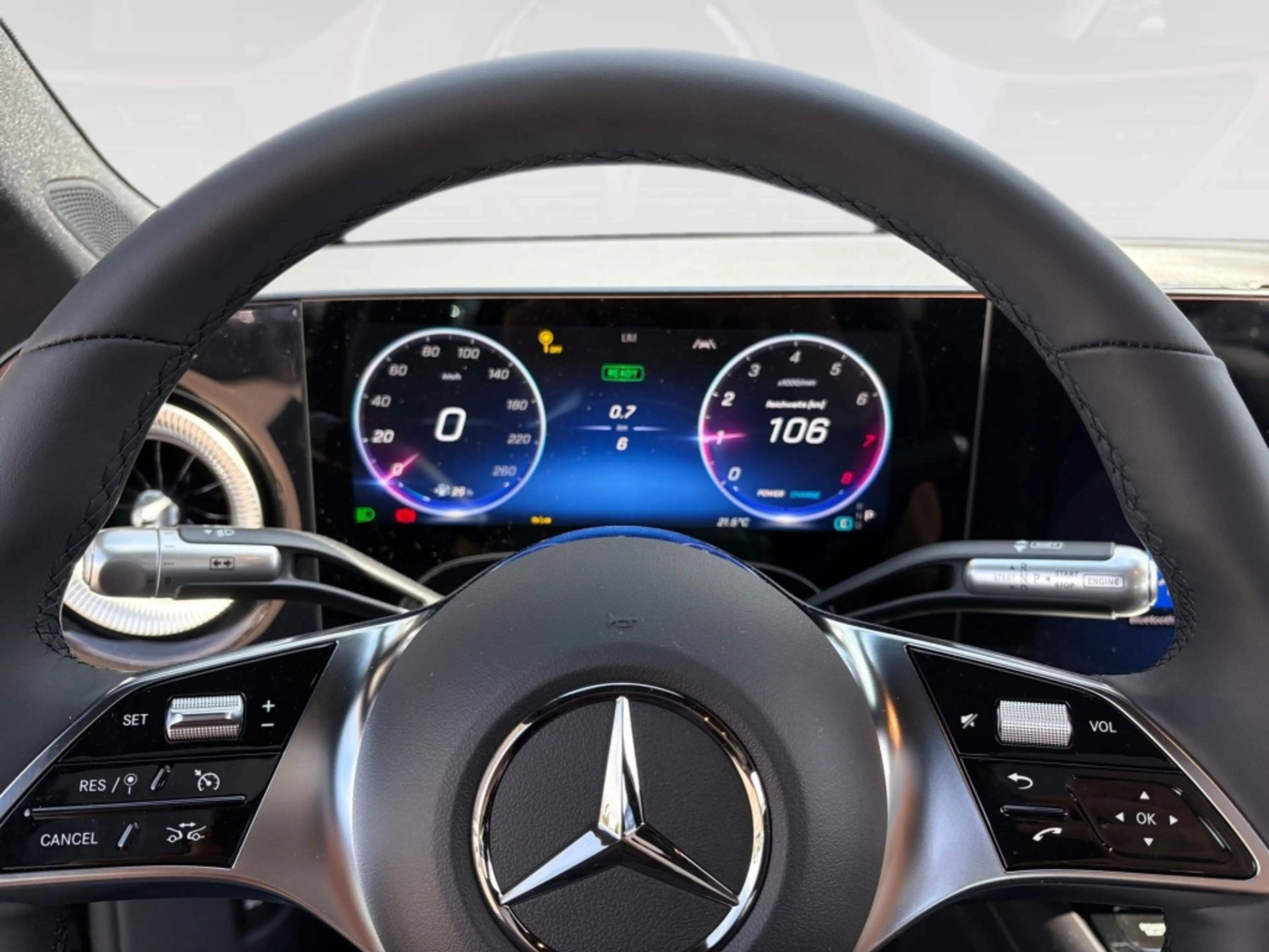 Mercedes-Benz CLA 180 Progressive+Pano+DISTRONIC+MBUX+LED+Kam — photo 12
