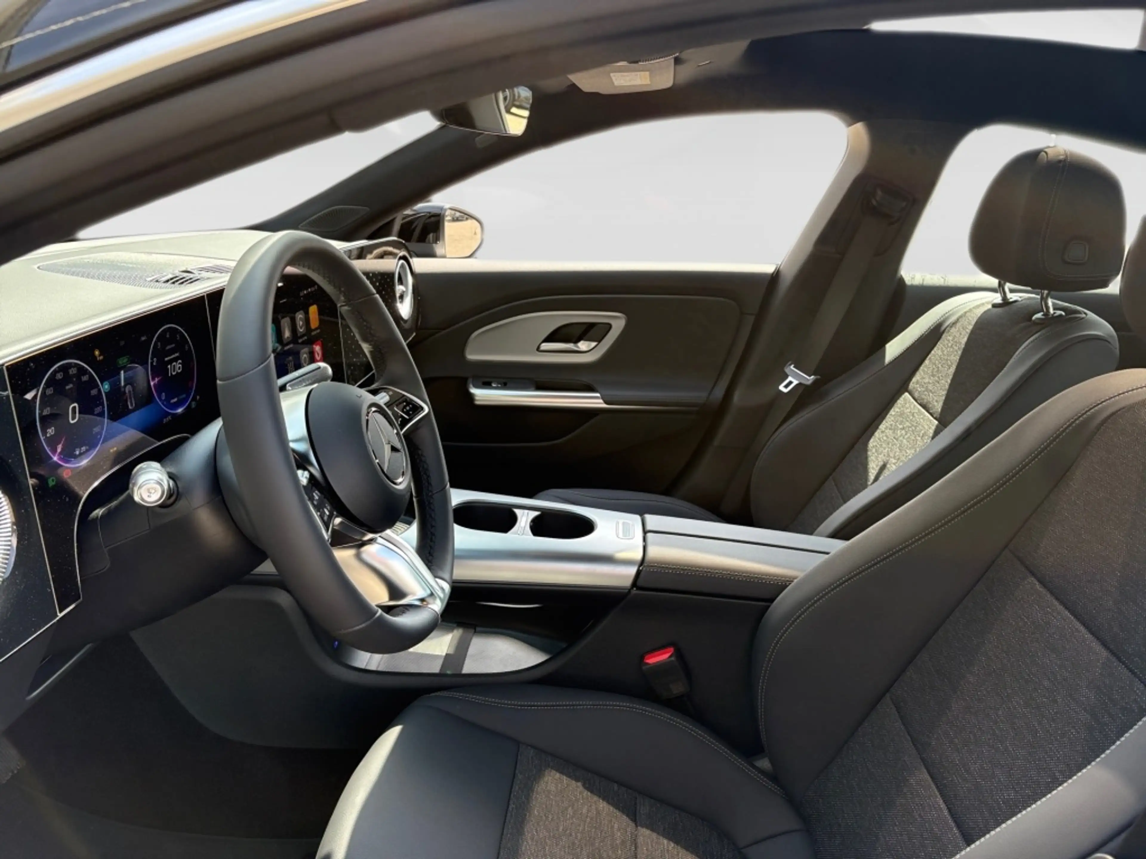 Mercedes-Benz CLA 180 Progressive+Pano+DISTRONIC+MBUX+LED+Kam — photo 11