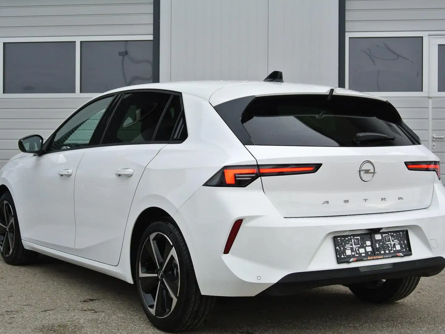 Opel Astra 1.2 Turbo Edition ** LED * NAVI * KAMERA *SHZ Weiß - 2
