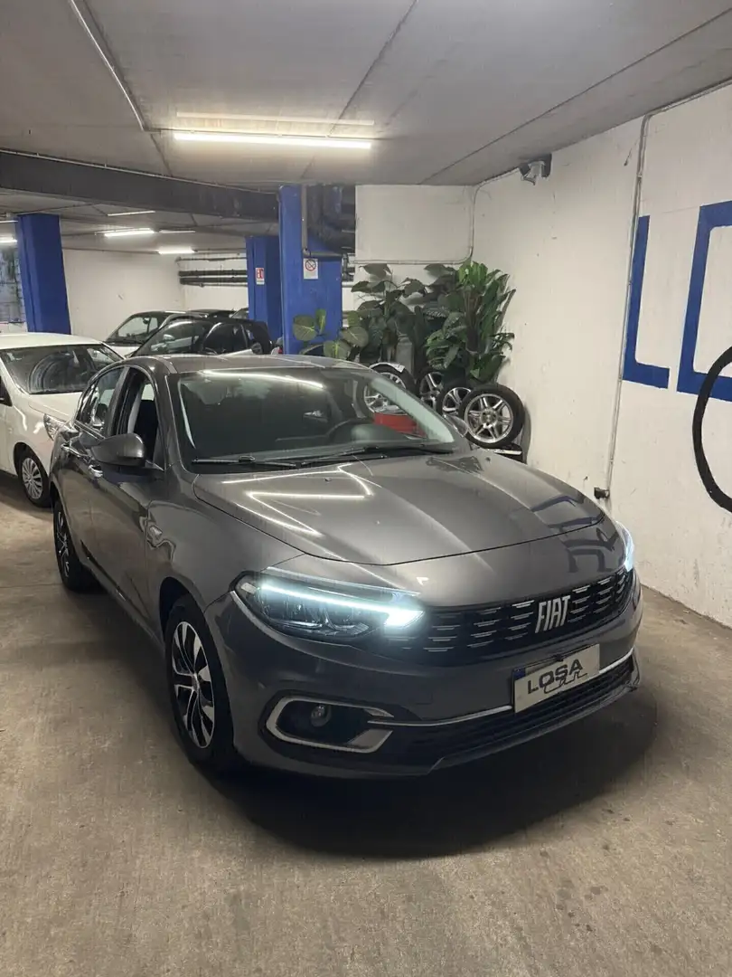 Fiat Tipo 1.5 Hybrid DCT 5 porte City Life Grau - 2