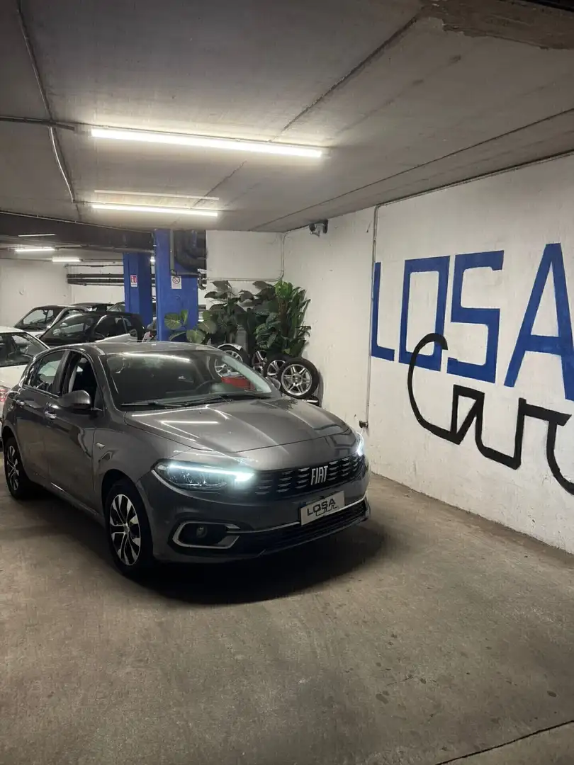 Fiat Tipo 1.5 Hybrid DCT 5 porte City Life Grau - 1