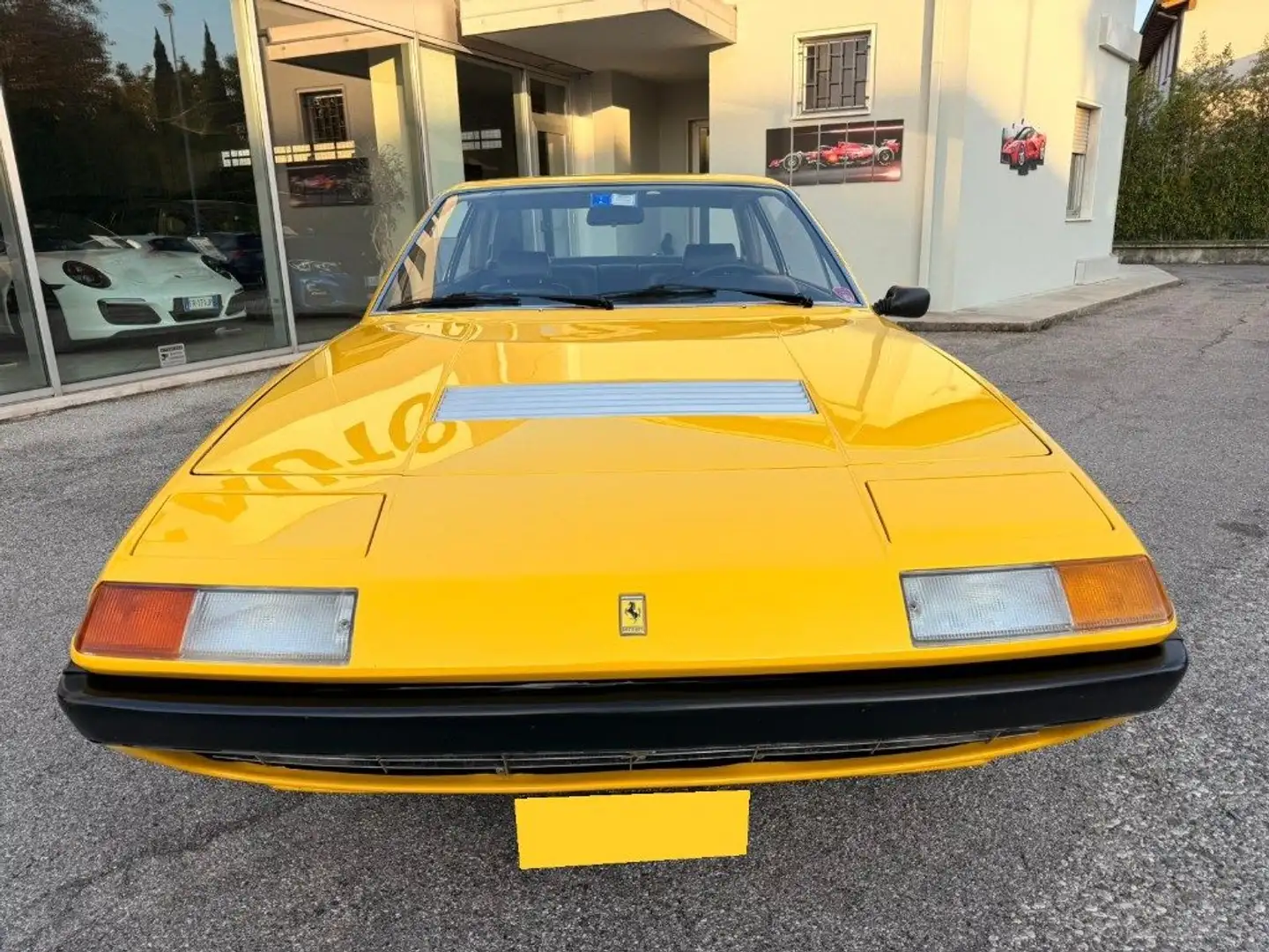 Ferrari 365 GT4 2+2 Gelb - 2