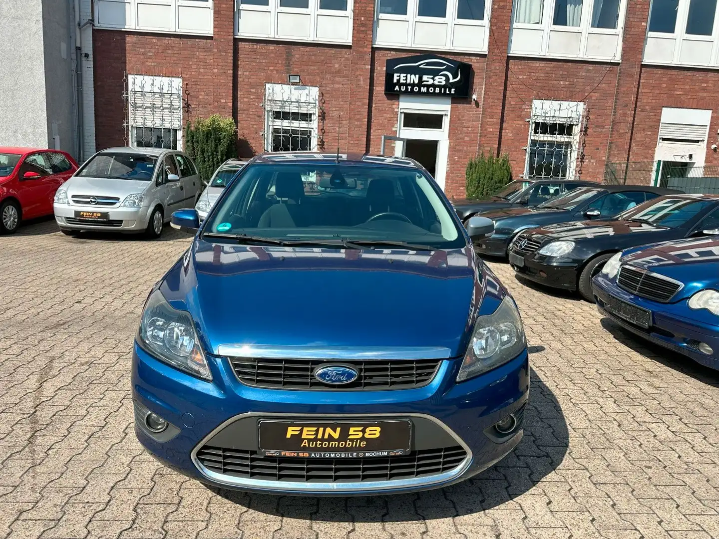 Ford Focus Turnier Titanium Blau - 2