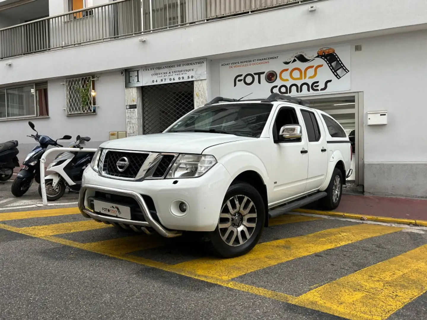 Nissan Navara 3.0 V6 DCI 231CH DOUBLE-CAB LE BVA Blanc - 1