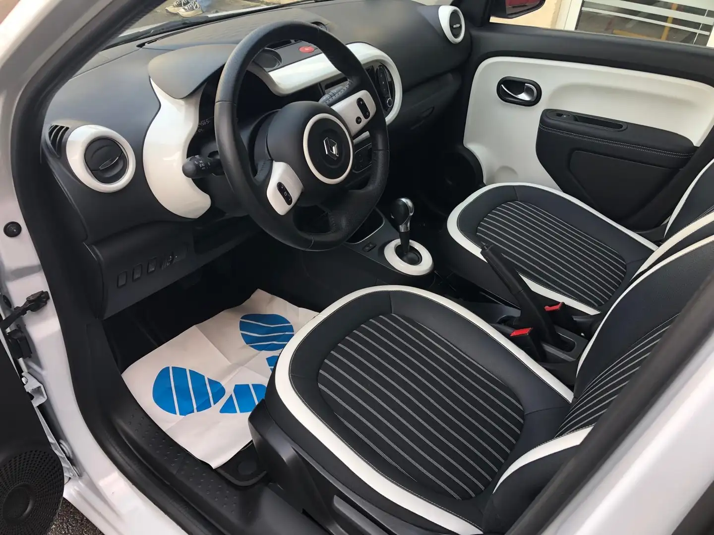 Renault Twingo III 1.0 SCe 70 E6C Zen EDC - 1