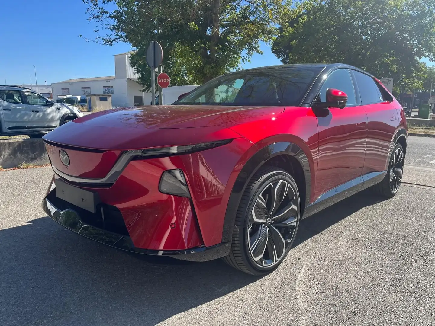 Mazda CX-6e Takumi 258 Rojo - 1
