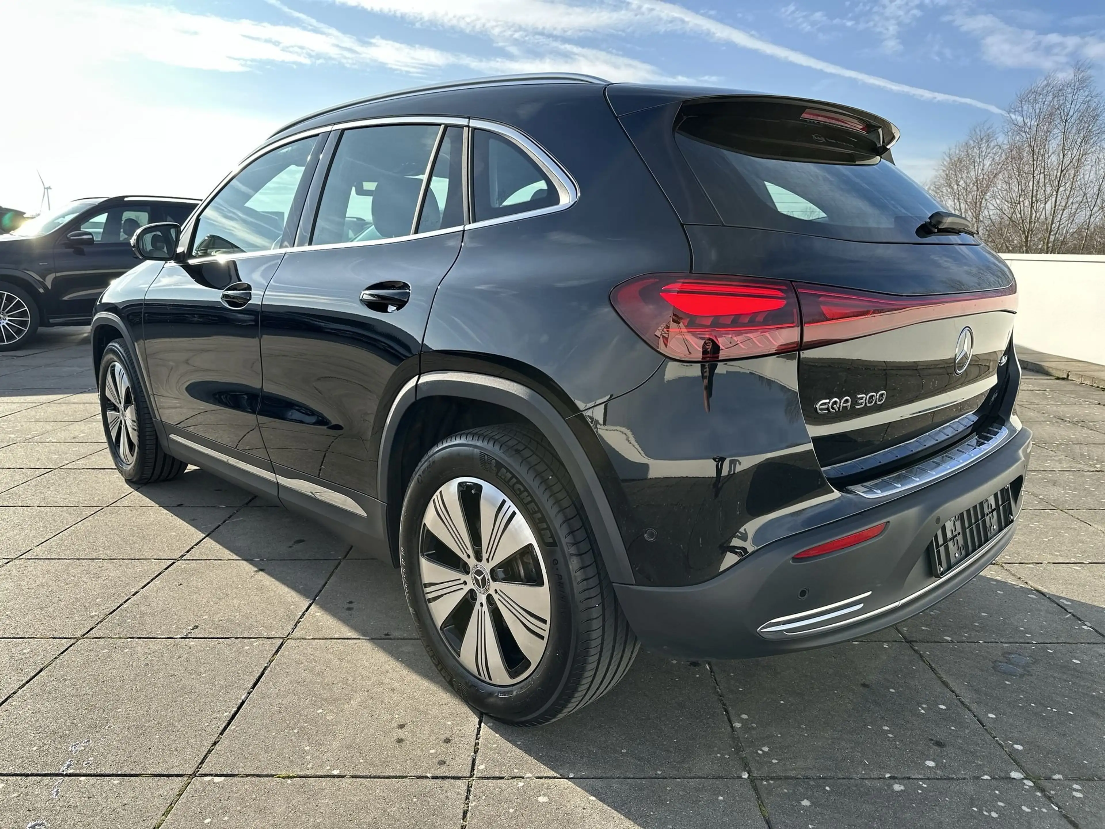 Mercedes-Benz EQA 300 EQA 300 4M Progressive 18" Camera Advanced — photo 6