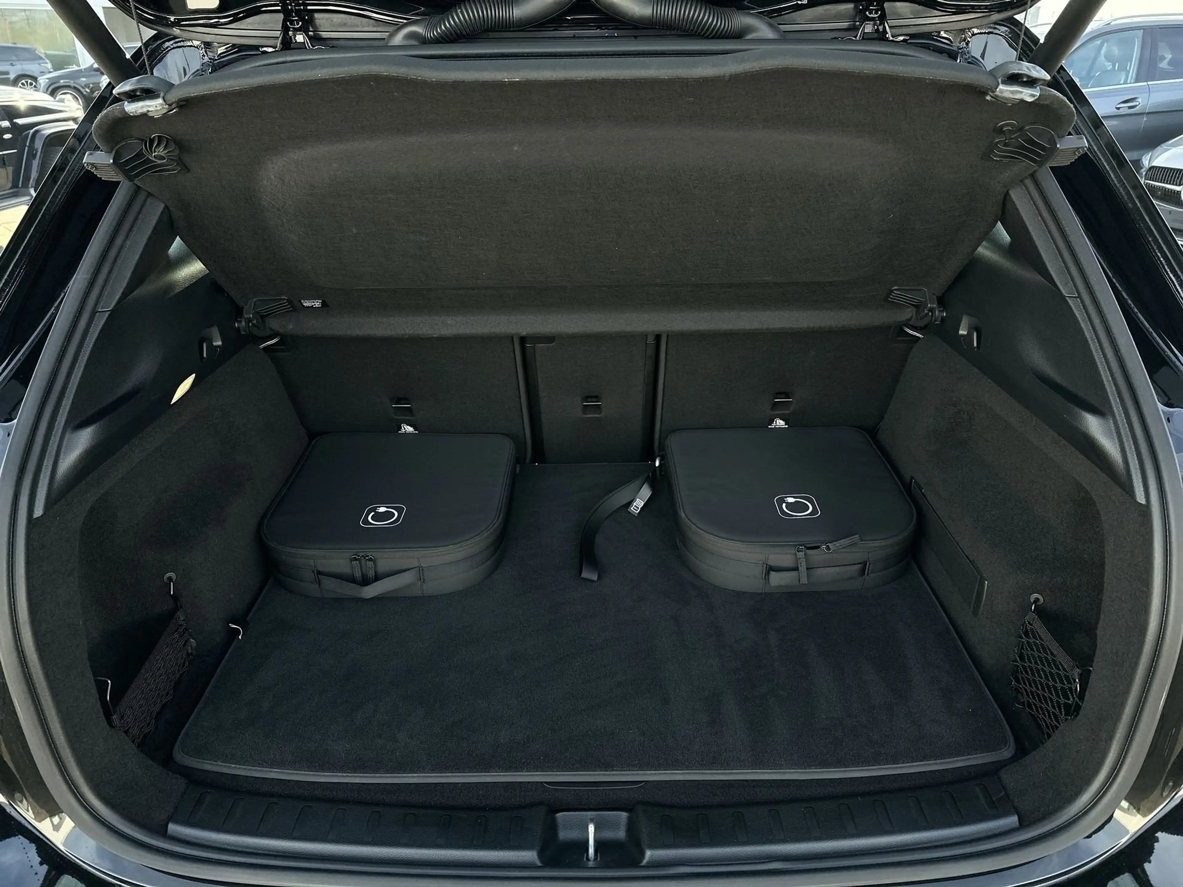 Mercedes-Benz EQA 300 EQA 300 4M Progressive 18" Camera Advanced — photo 13