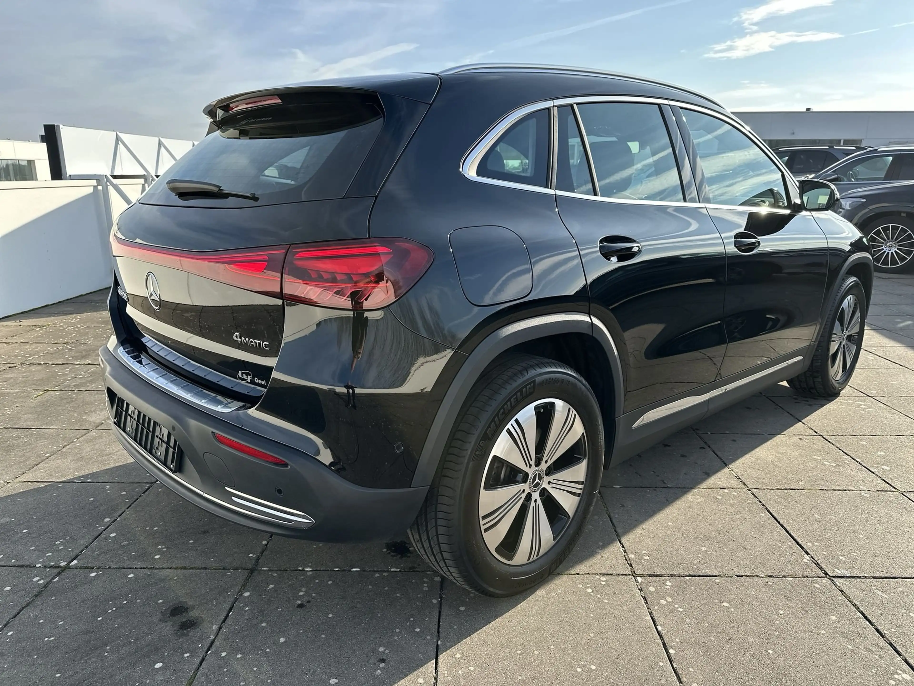 Mercedes-Benz EQA 300 EQA 300 4M Progressive 18" Camera Advanced — photo 7