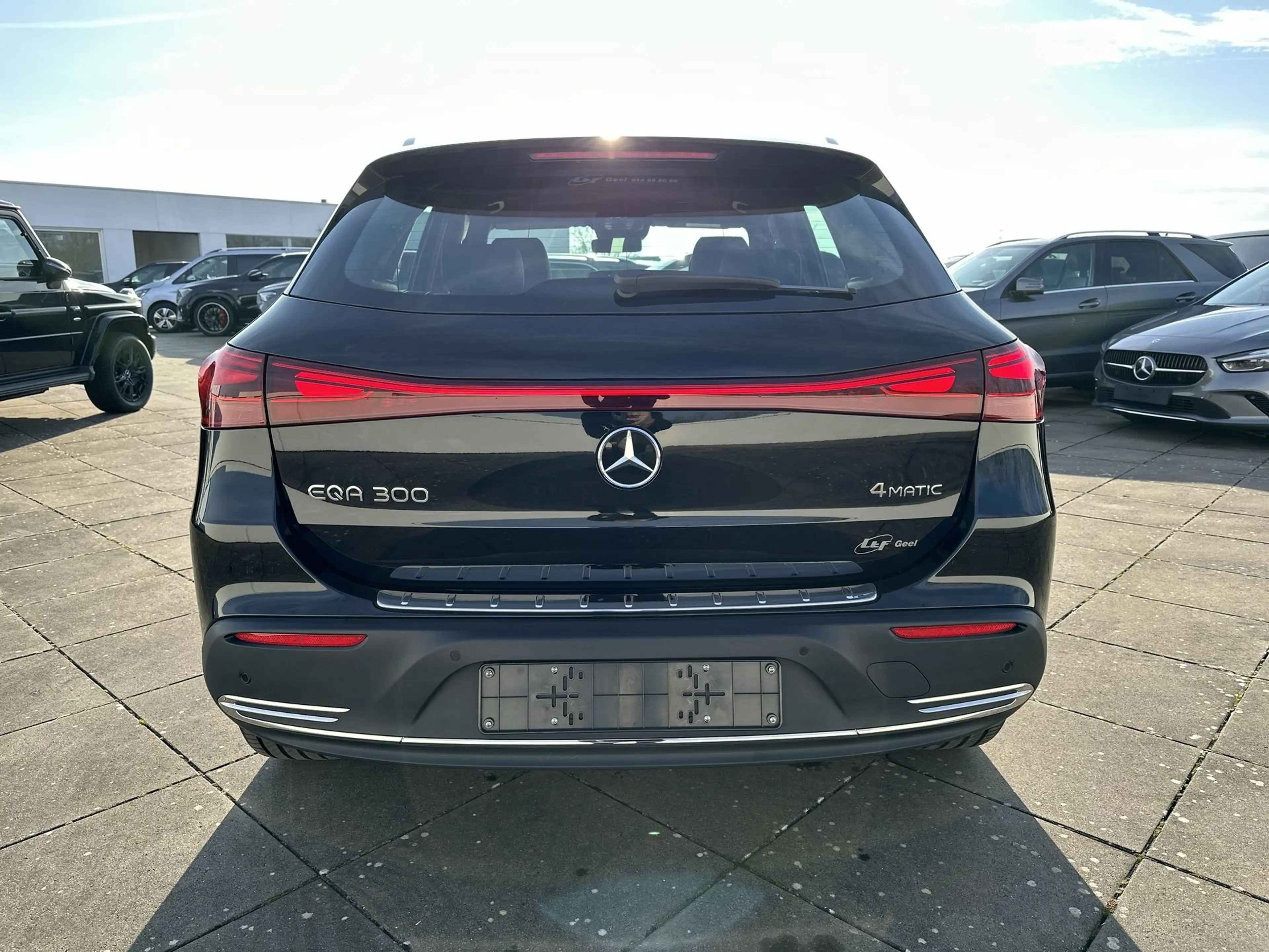 Mercedes-Benz EQA 300 EQA 300 4M Progressive 18" Camera Advanced — photo 8