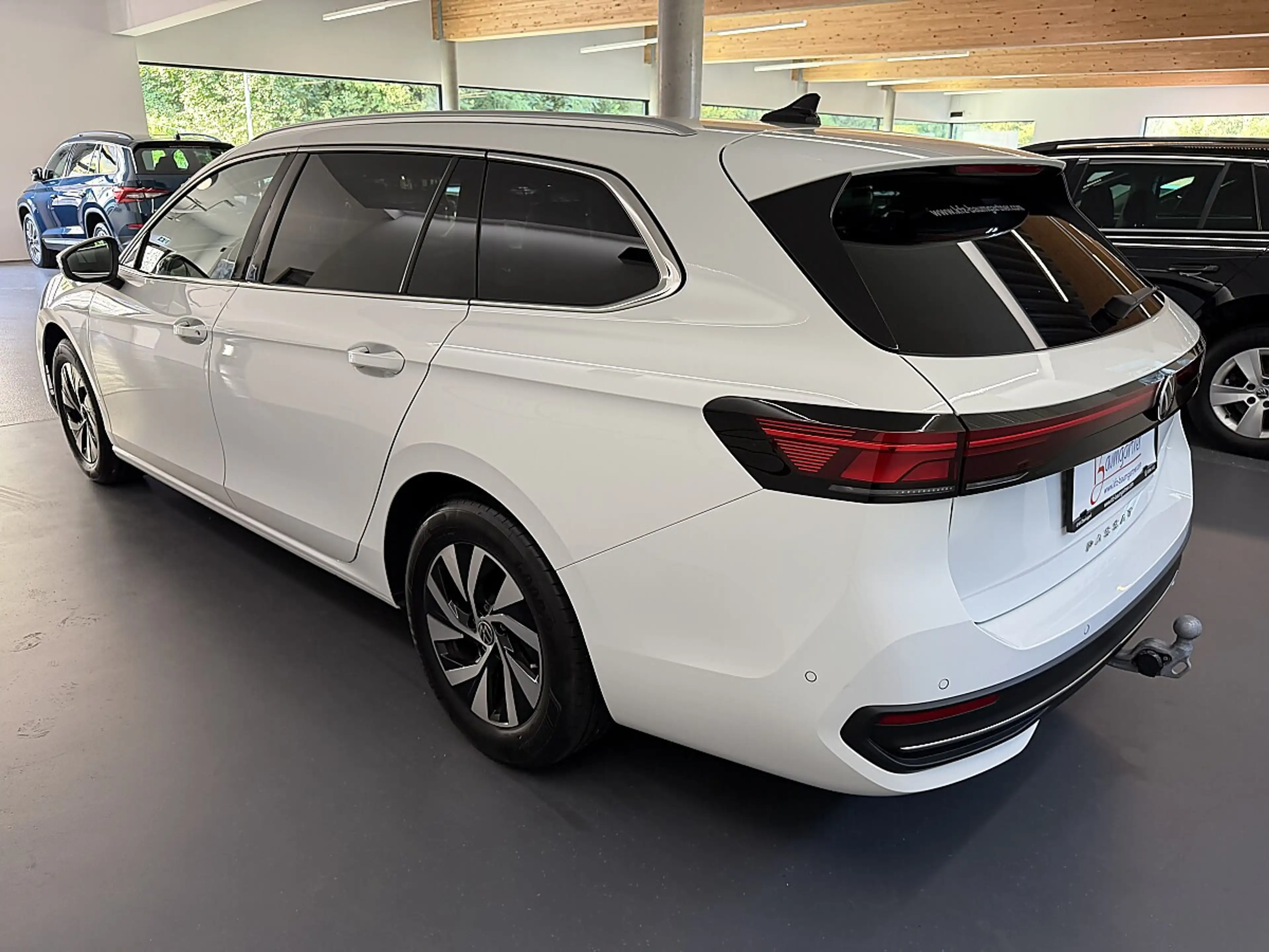 Volkswagen Passat Variant 2.0TDI DSG Neumodell *LED*NAVI*ACC*AHK*Alcantar... — photo 5