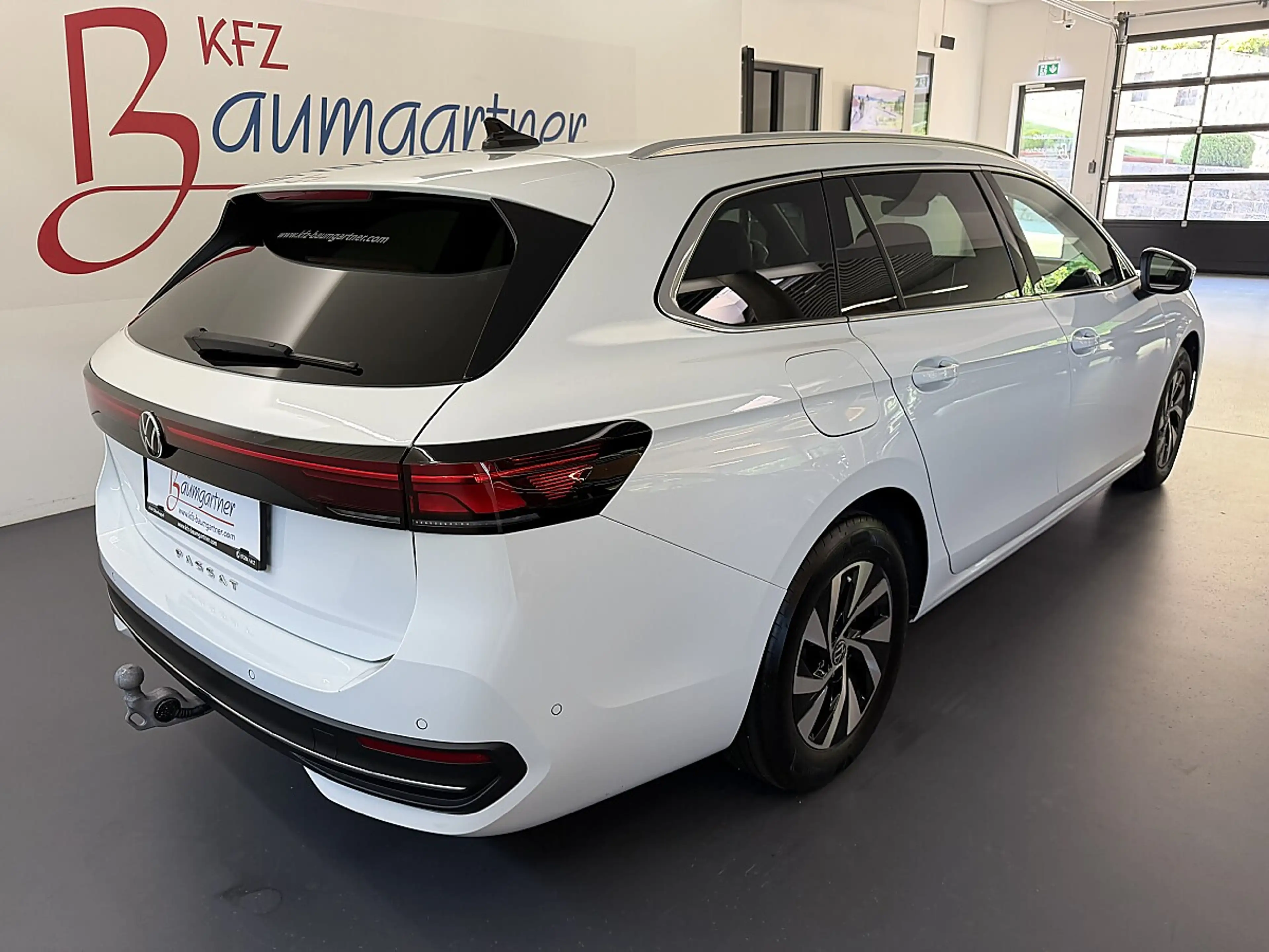 Volkswagen Passat Variant 2.0TDI DSG Neumodell *LED*NAVI*ACC*AHK*Alcantar... — photo 4