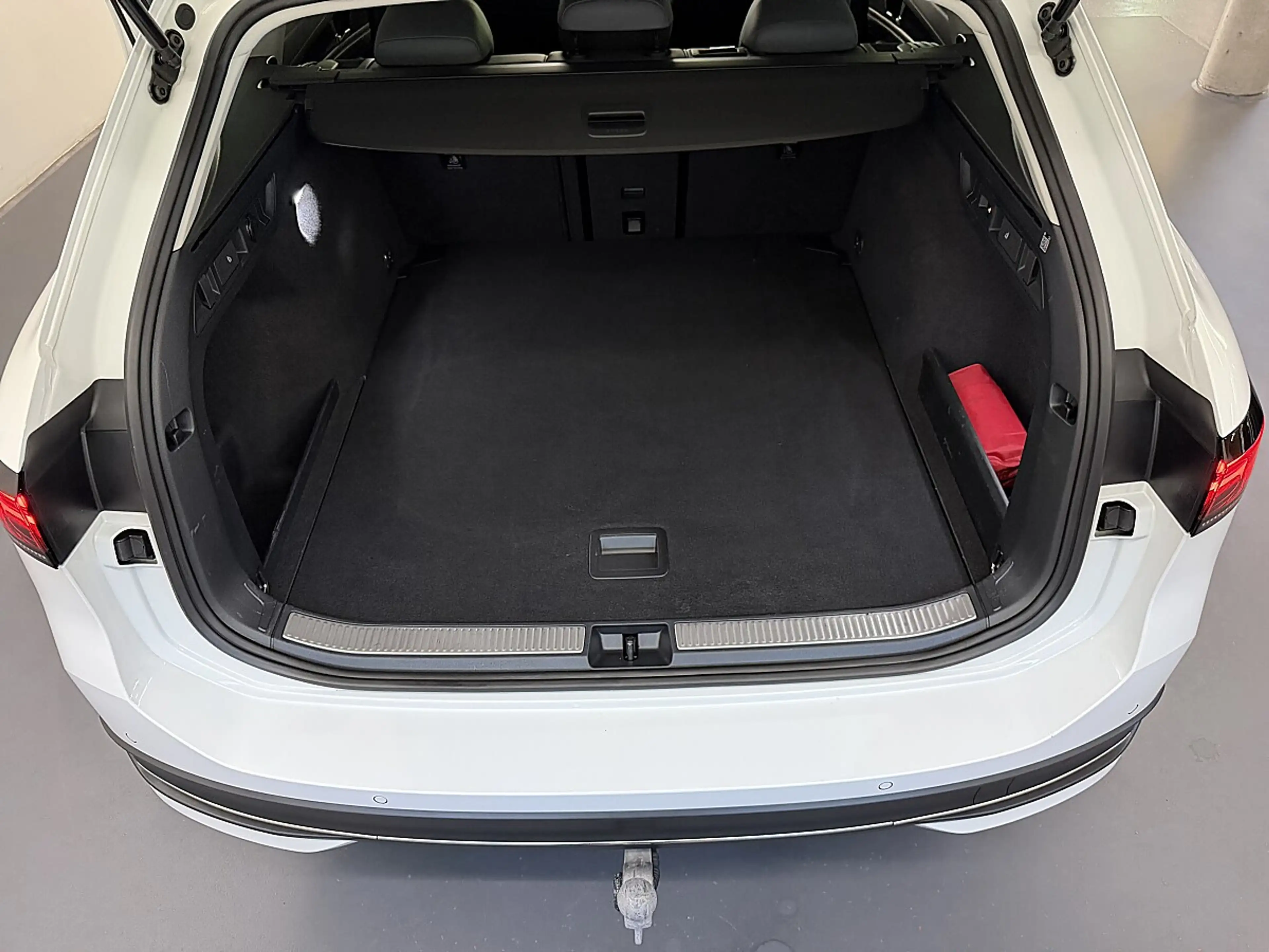 Volkswagen Passat Variant 2.0TDI DSG Neumodell *LED*NAVI*ACC*AHK*Alcantar... — photo 14