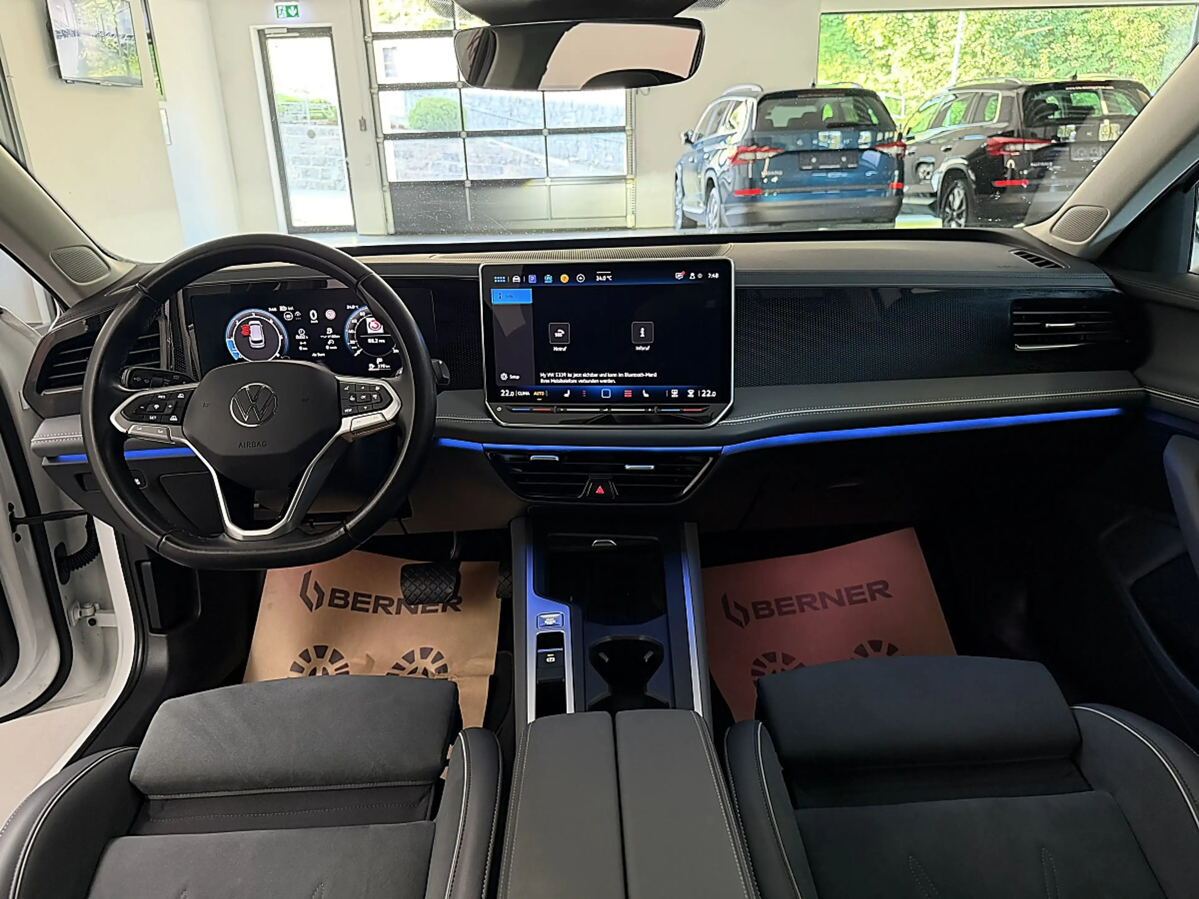 Volkswagen Passat Variant 2.0TDI DSG Neumodell *LED*NAVI*ACC*AHK*Alcantar... — photo 10