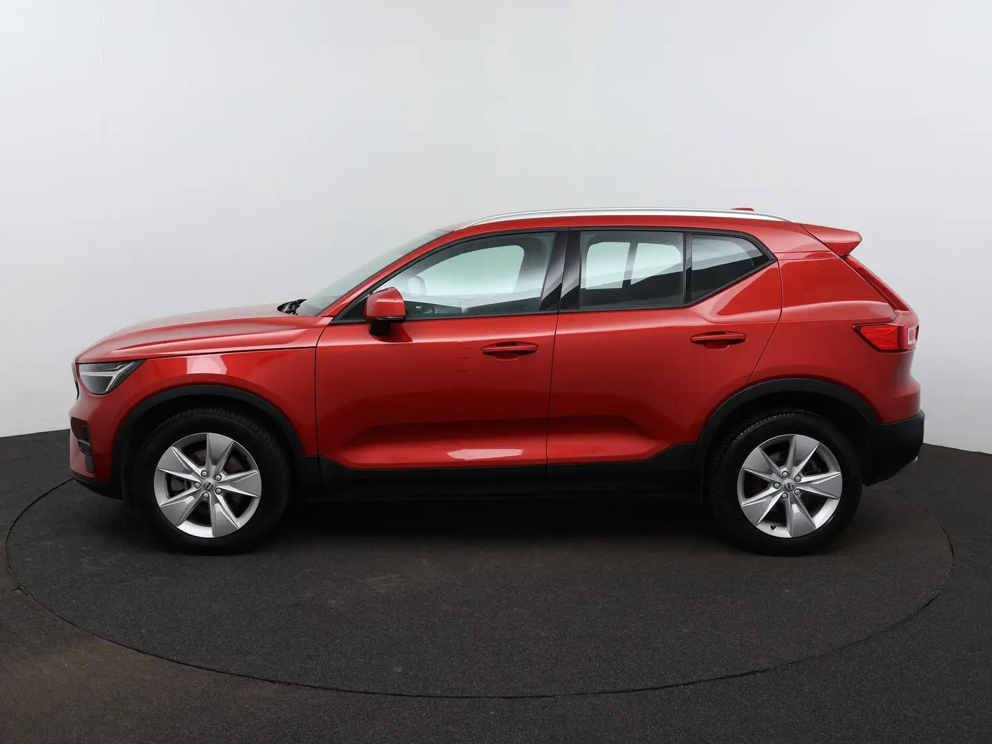 Volvo XC40 B3 Momentum Mild Hybrid | Navigatie | ECC | Park A Rot - 2