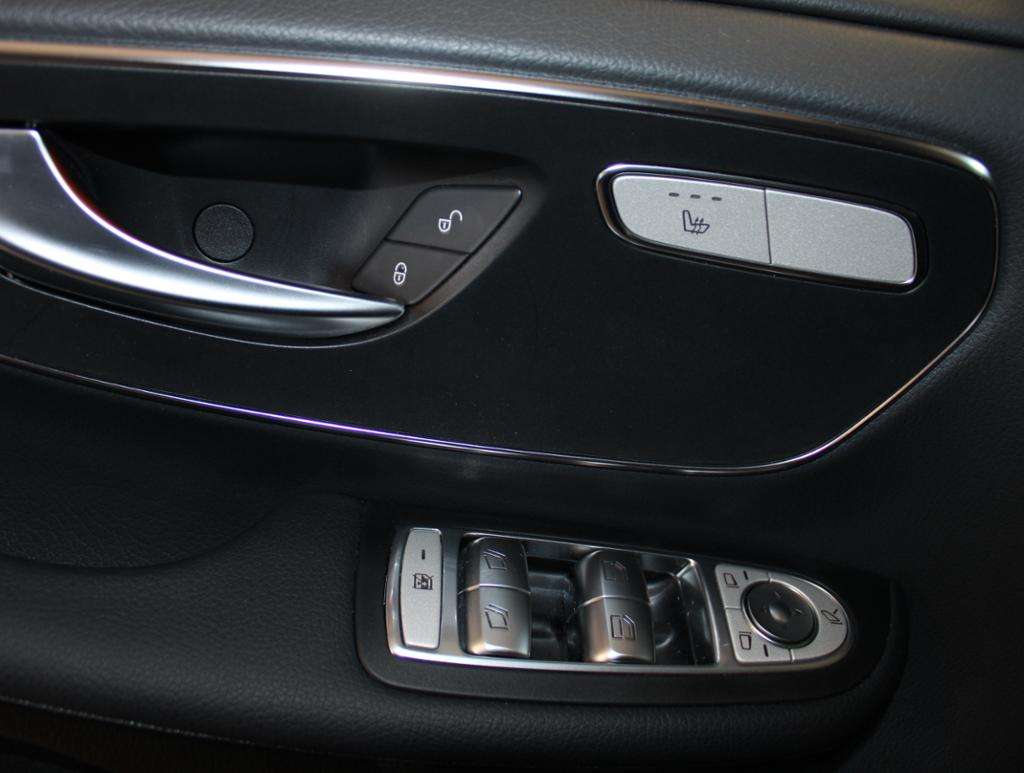Mercedes-Benz V 250