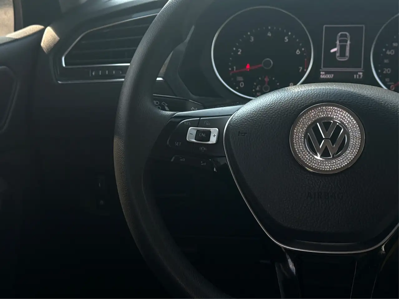 Volkswagen Tiguan снимка Volkswagen Tiguan