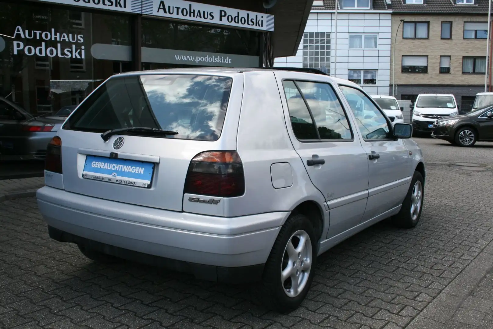Volkswagen Golf III family 5 Türig,GlasSD.Met.Allwetterreif Серебристый - 2