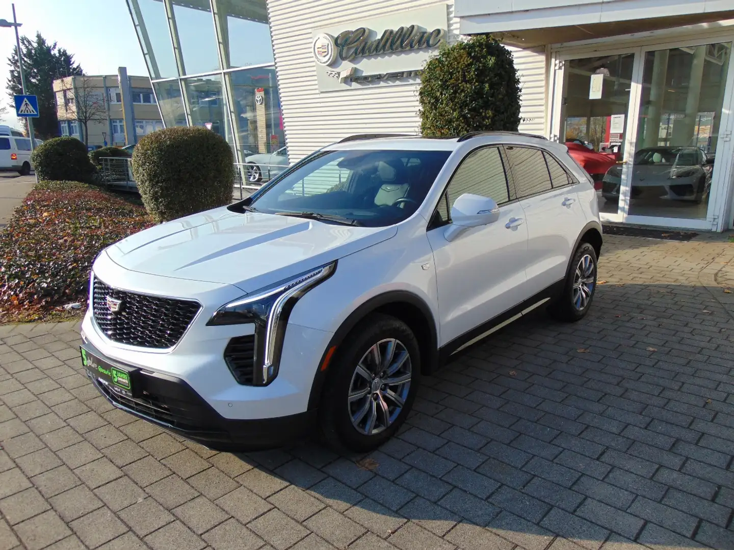 Cadillac XT4 Sport 2.0Turbo AWD AHK Panoramadach Weiß - 2