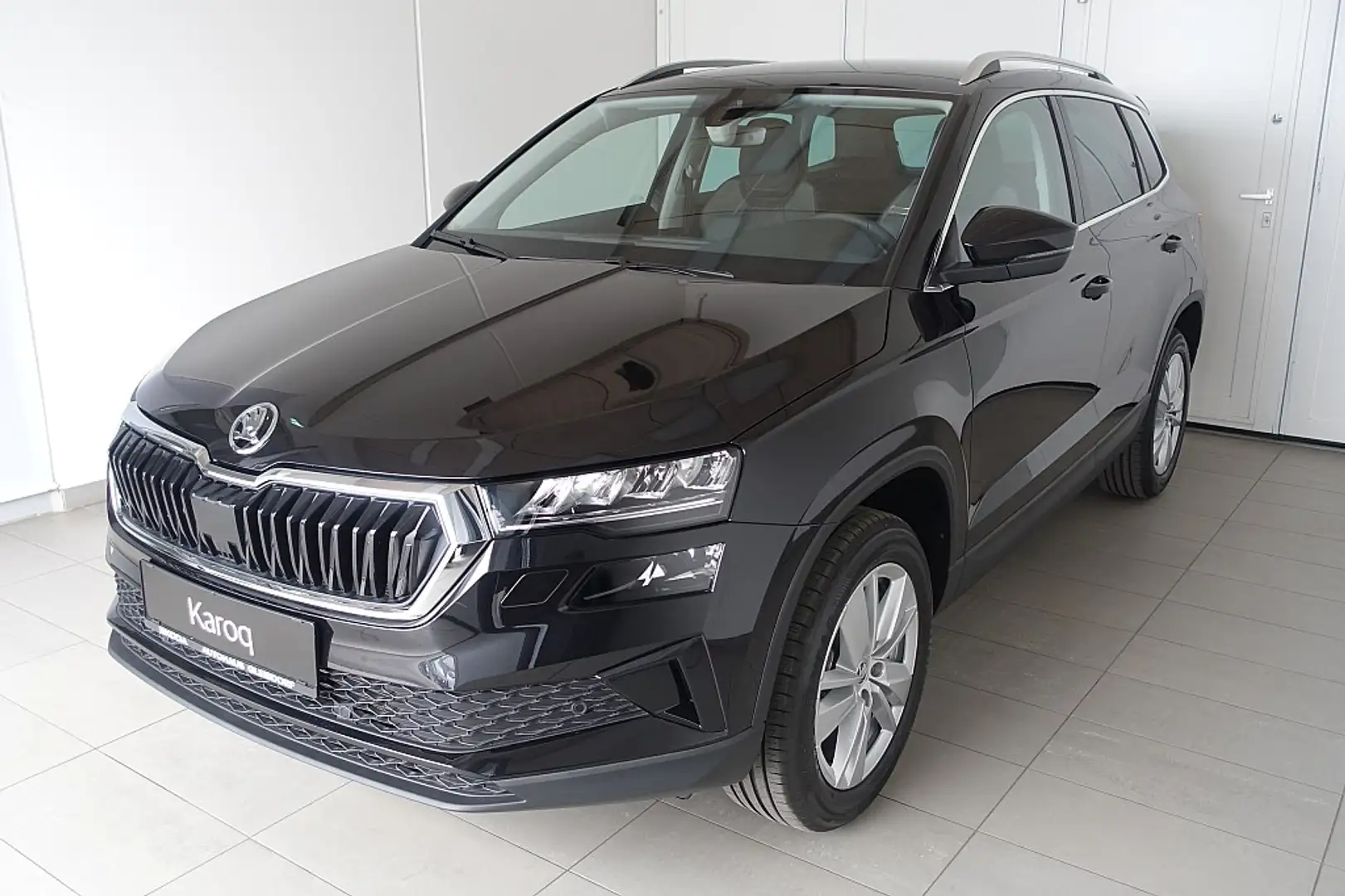 Skoda Karoq 1,0 TSI Selection Schwarz - 1