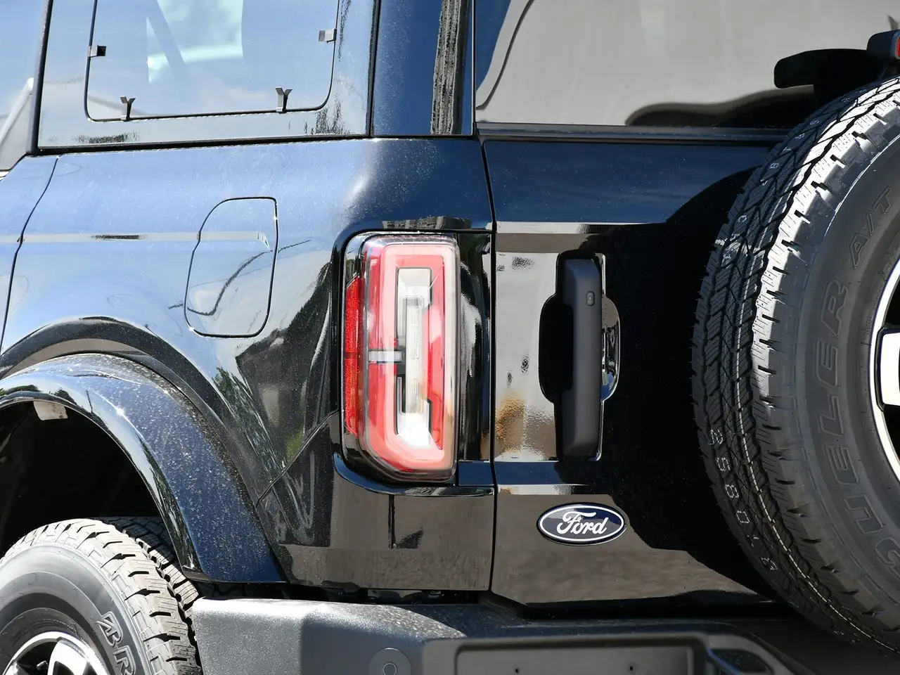 Ford Bronco снимка Ford Bronco