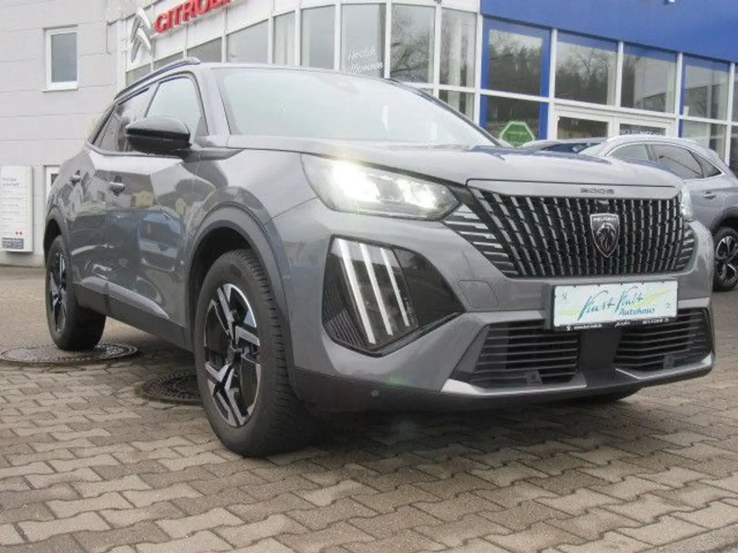 Peugeot 2008 Allure PT 130 EAT8*SHZ*360°Kamera*Toterwink Gris - 1