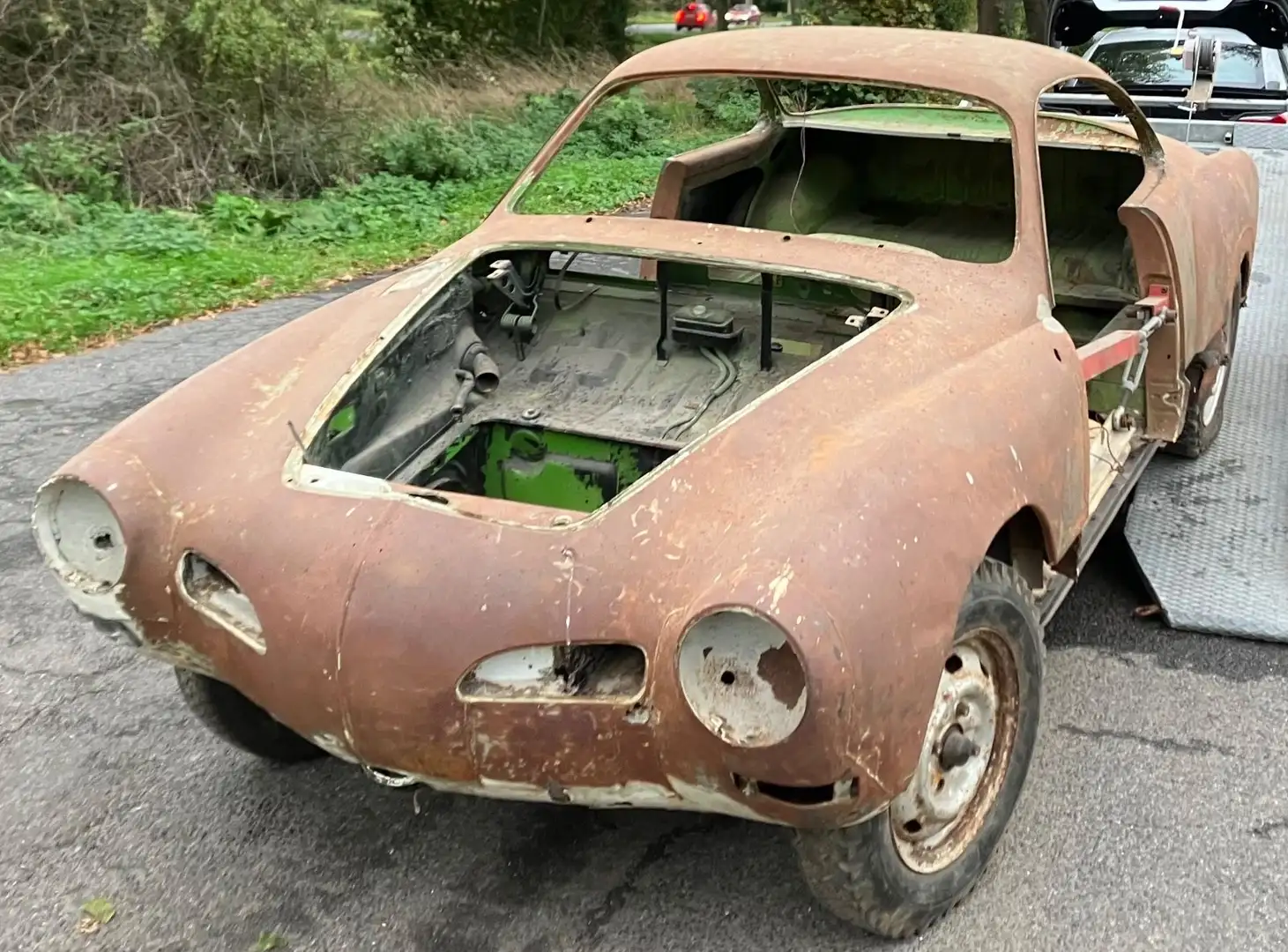 Volkswagen Karmann Ghia Teileträger gute 69er Bodengruppe - 1