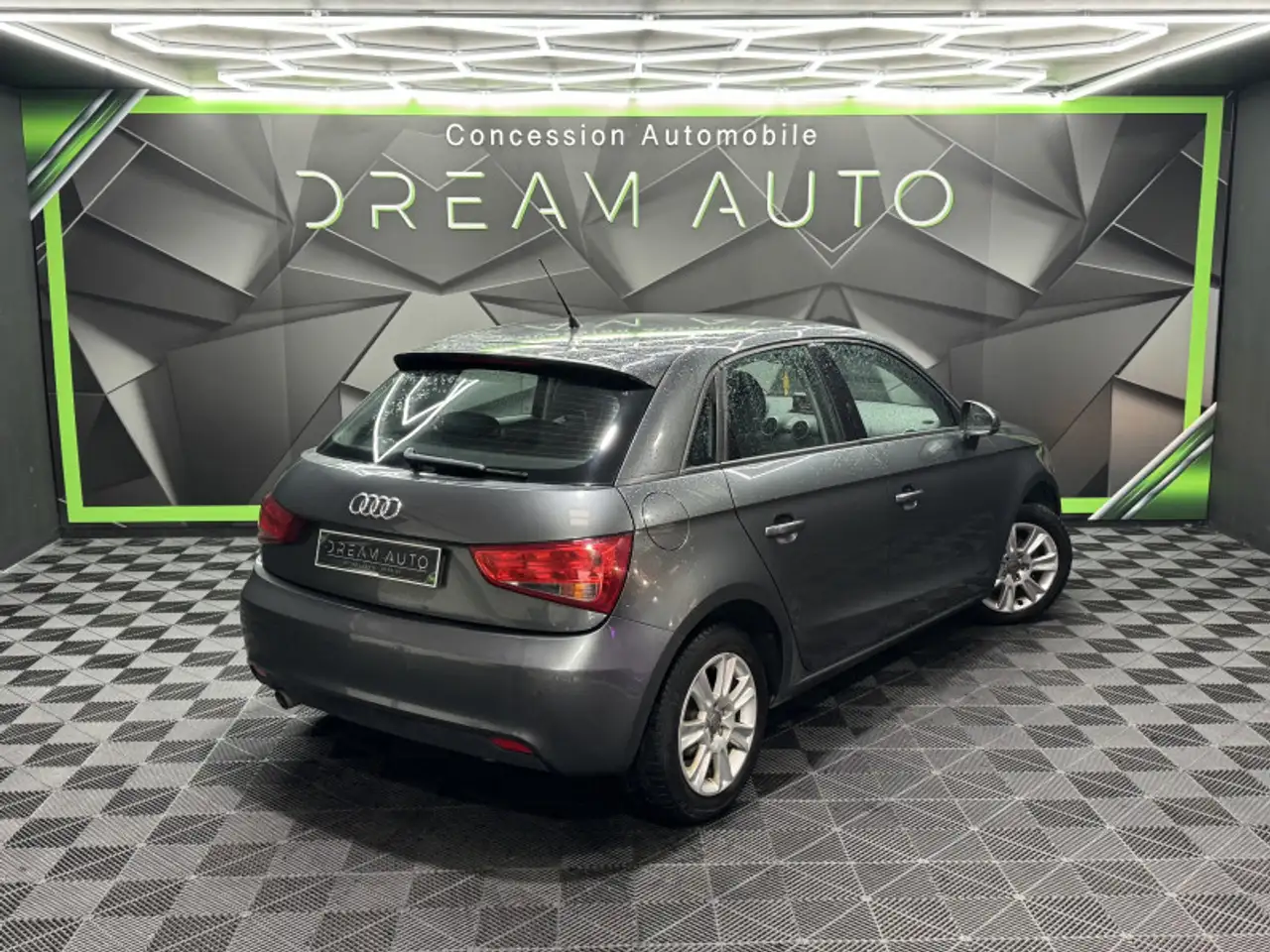 Audi A1 1.6 TDI 90CH FAP ATTRACTION 5 PLACES