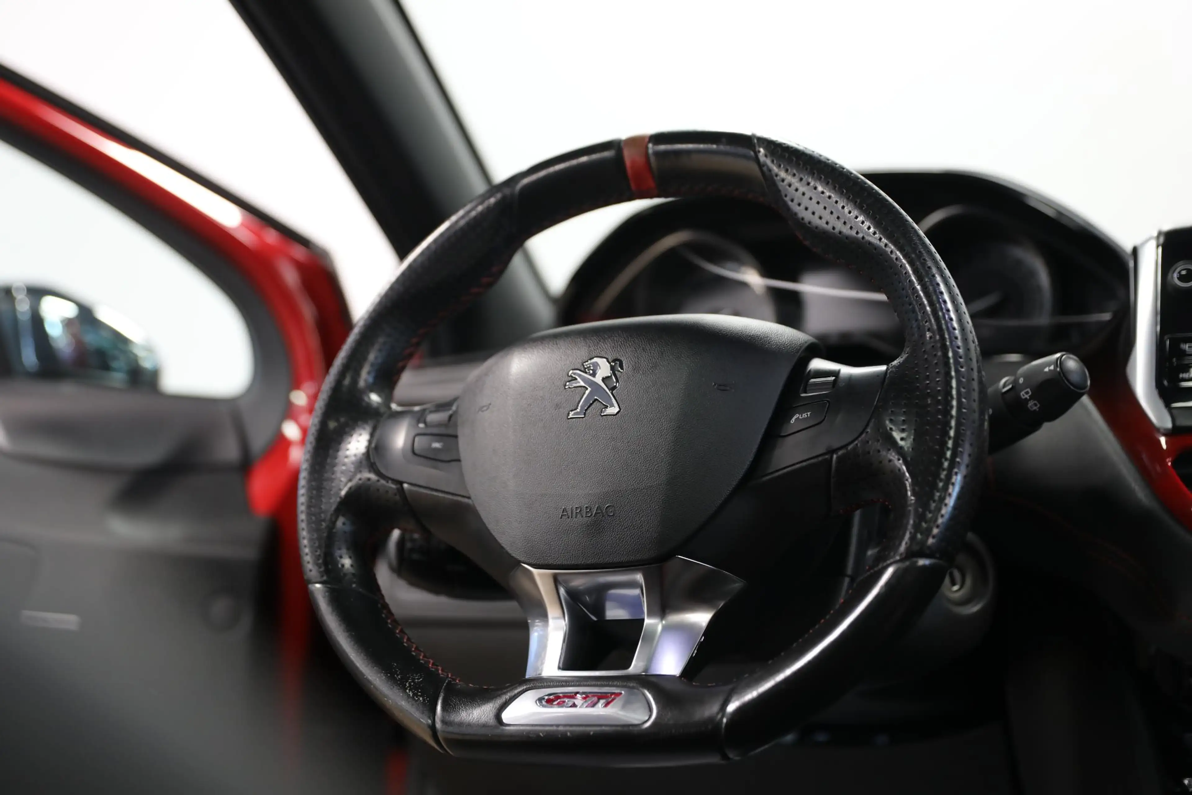 Peugeot 208 1.6 THP GTi | PANO DAK | — photo 5