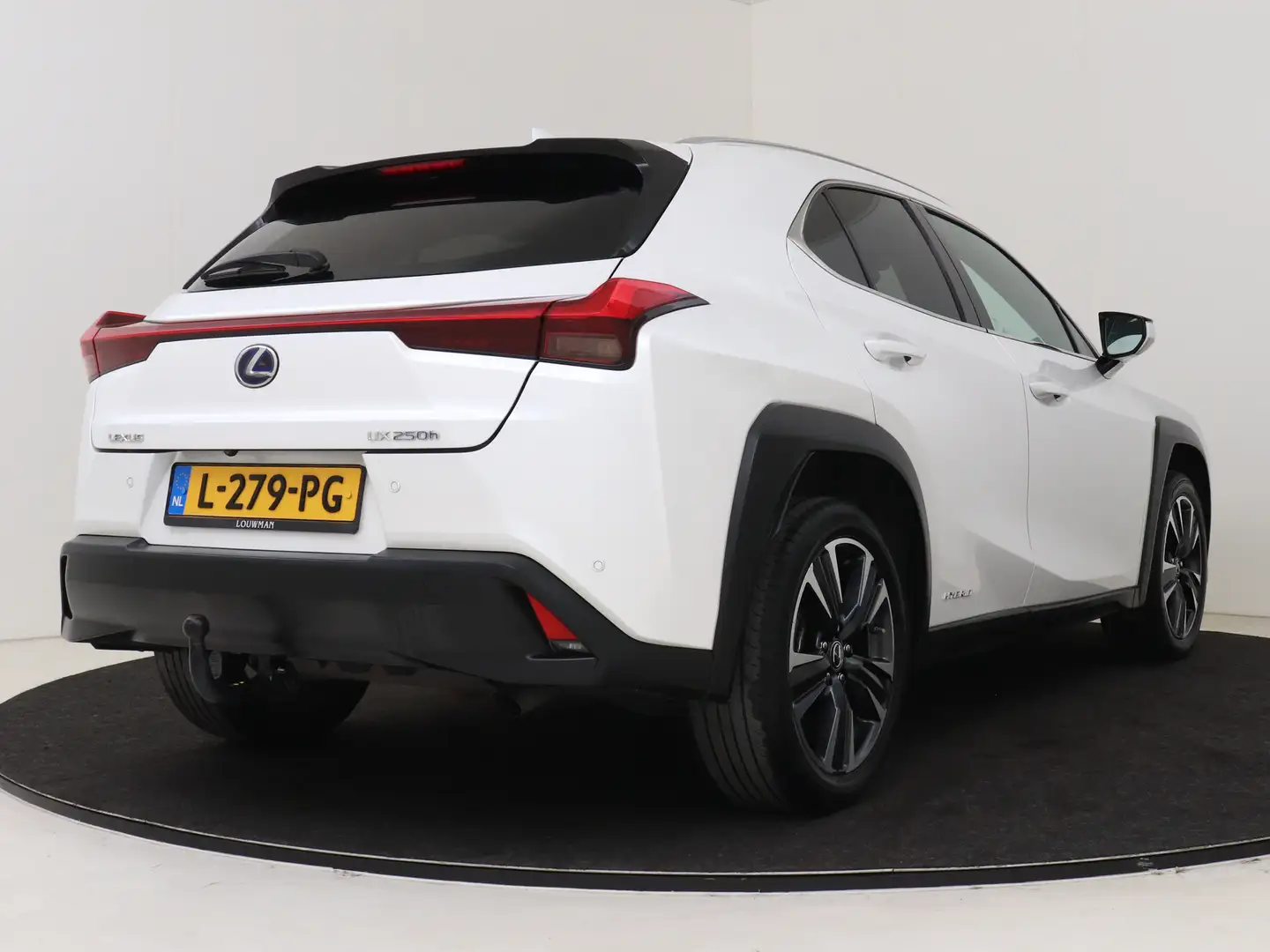 Lexus UX 250h Preference Line | 18" Velgen | Trekhaak | Apple Ca Weiß - 2