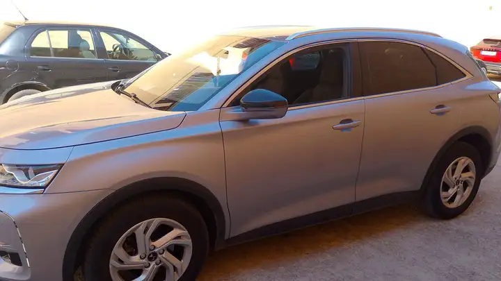 DS 7 Crossback 1.5 BlueHDi Drive Efficiency BE CHIC 2019, foto 2