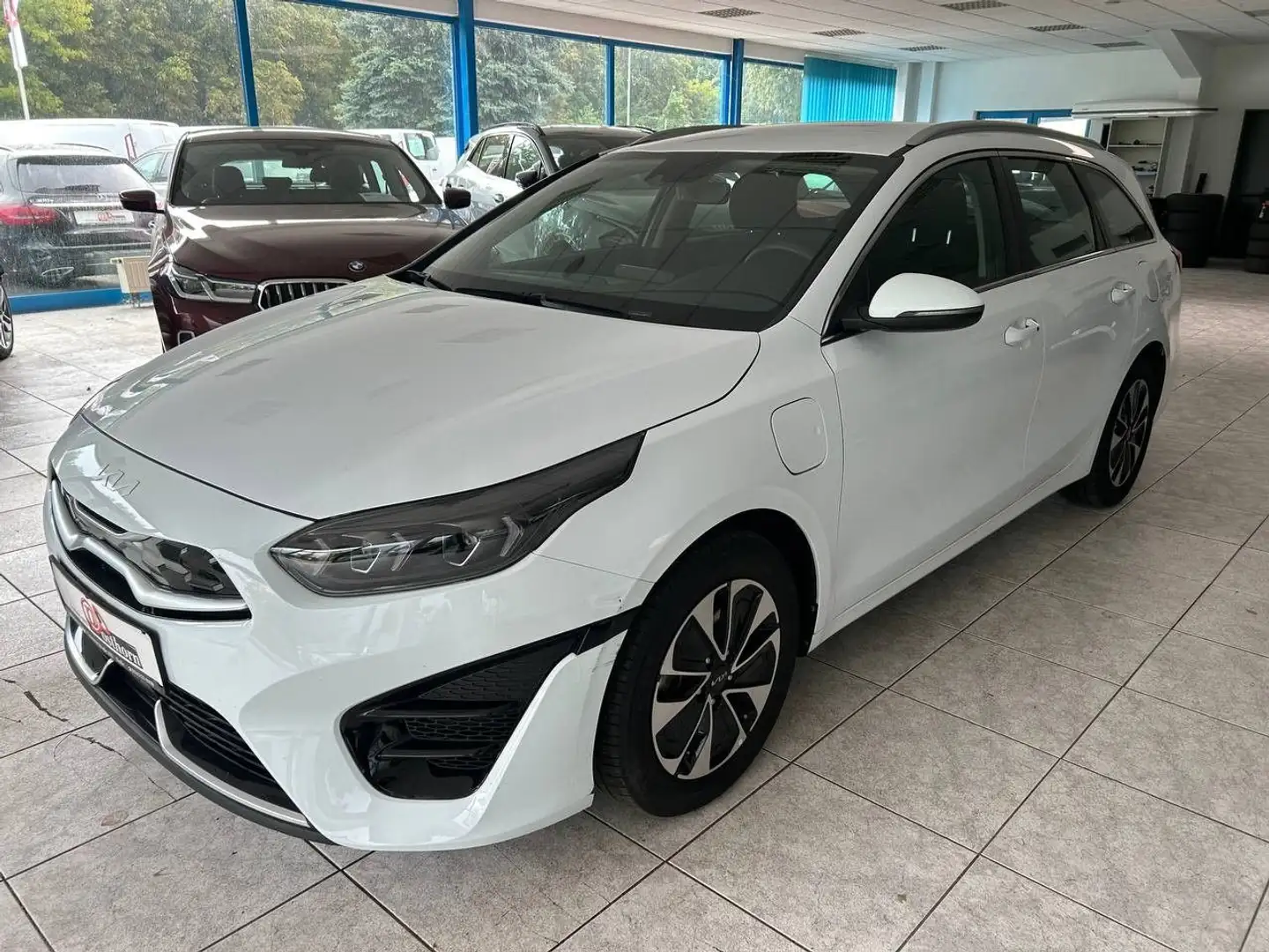 Kia Ceed SW / cee'd SW Ceed Sportswagon Plug-in Spirit AHK LED Smartlin Weiß - 1