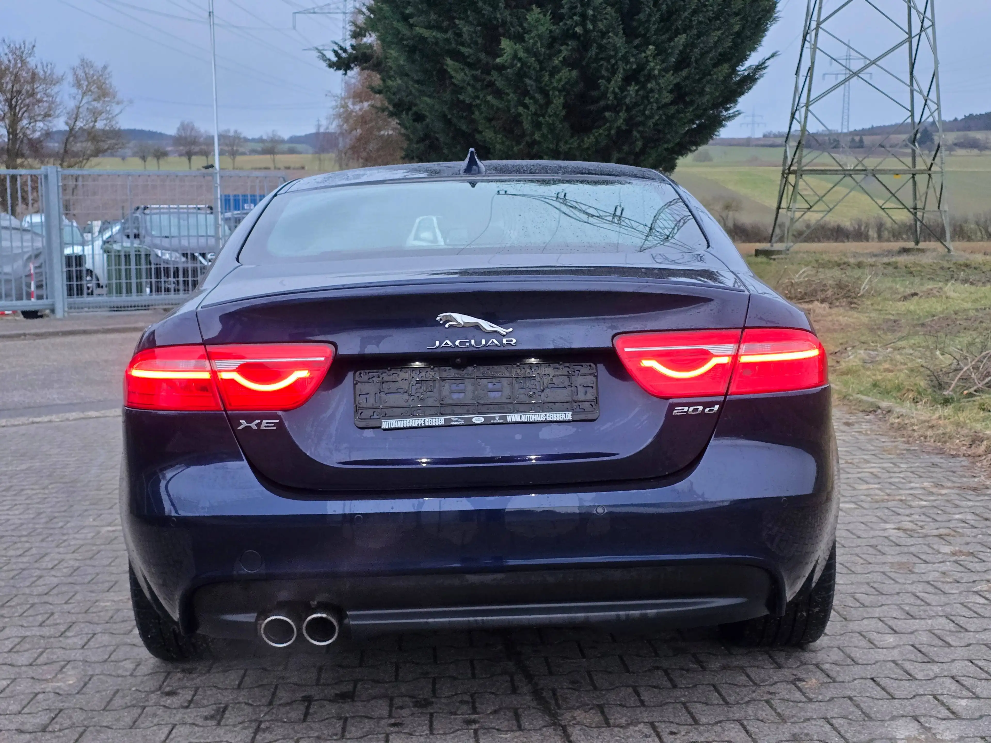 Jaguar XE R-Sport — photo 6