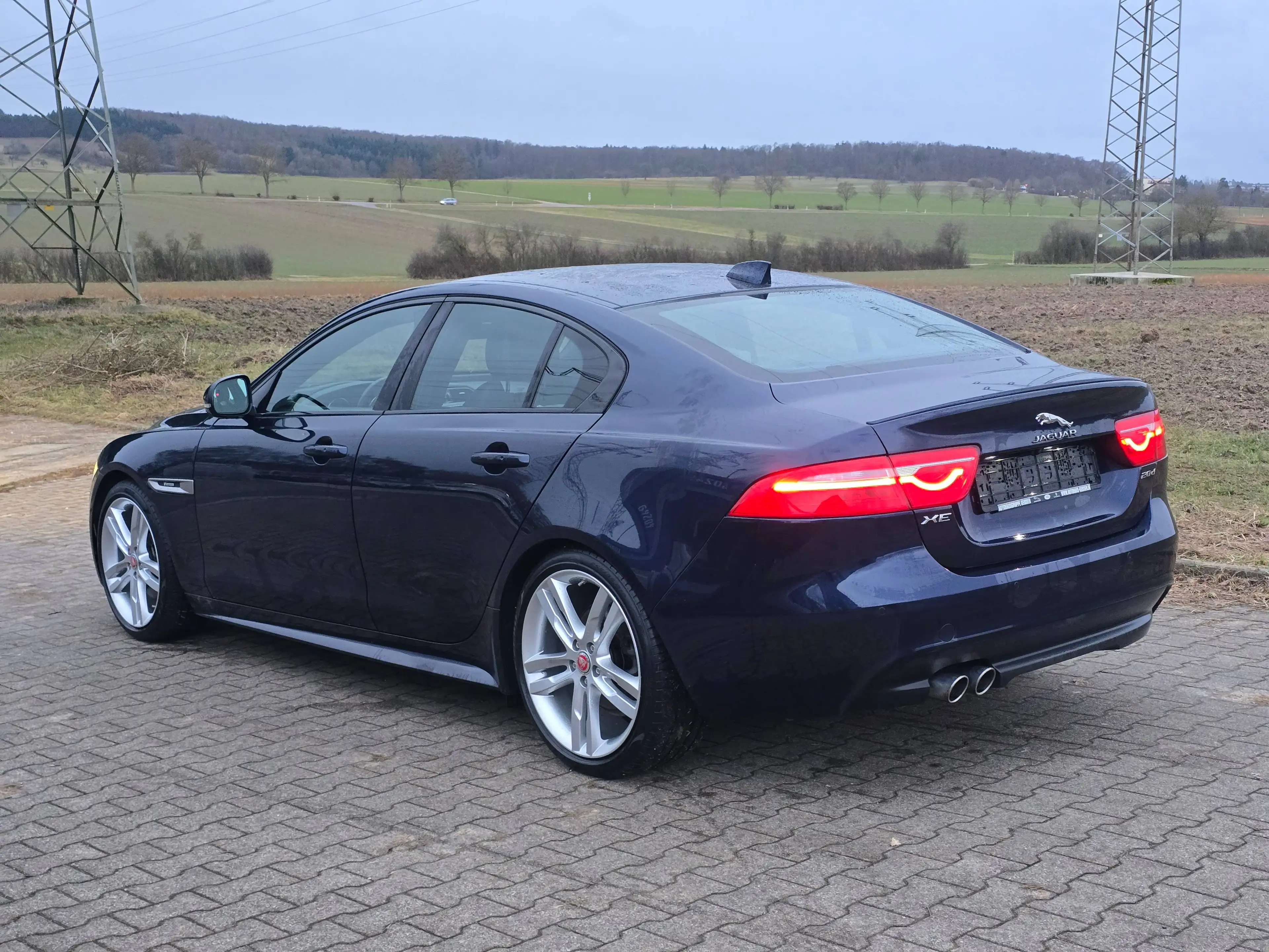Jaguar XE R-Sport — photo 5