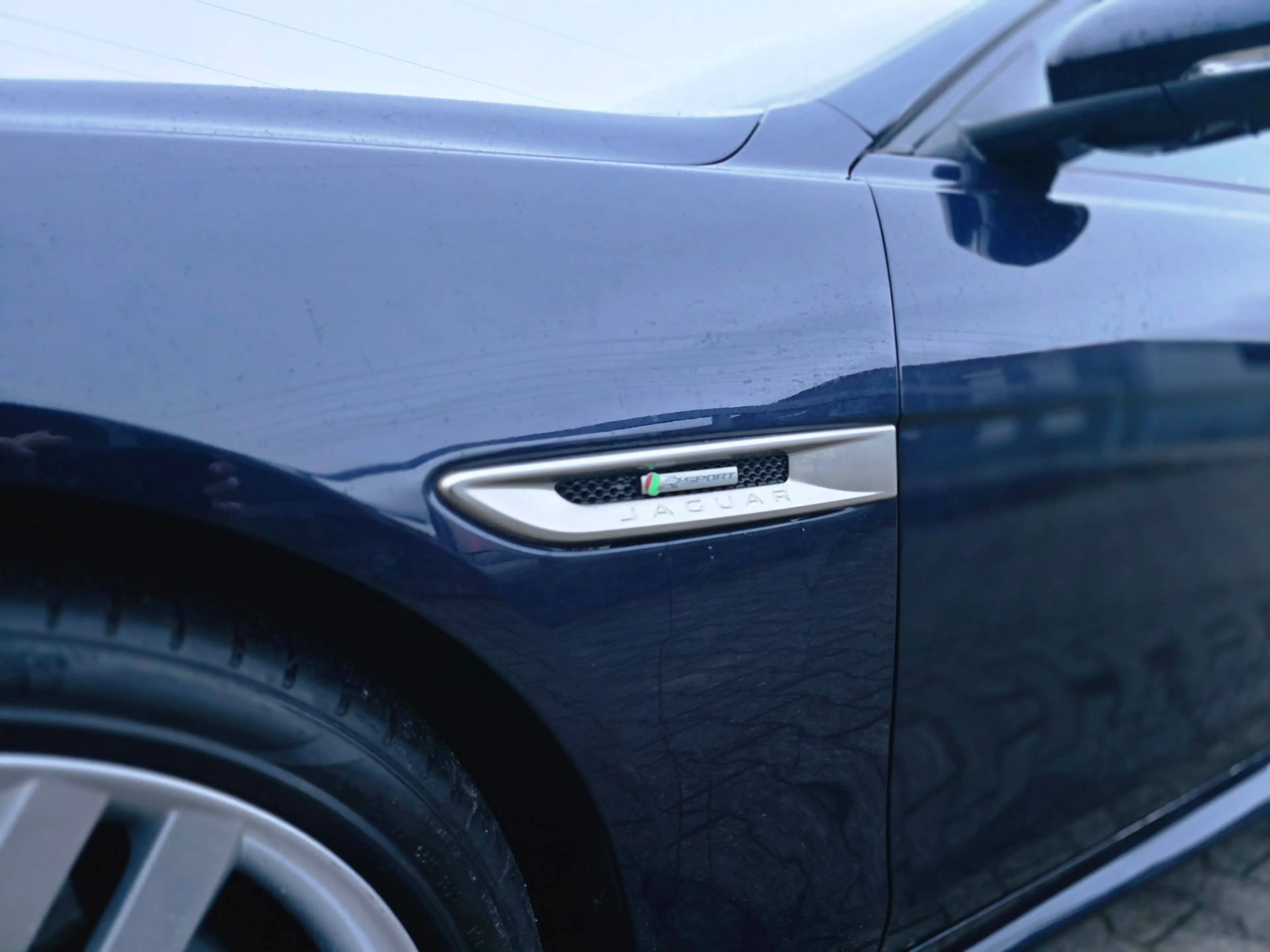 Jaguar XE R-Sport — photo 11