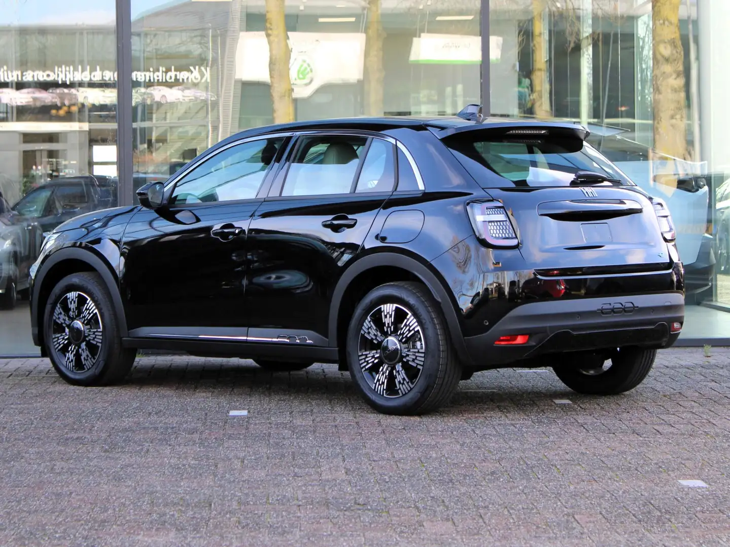 Fiat 600e Urban 54 kWh VOORRAAD KORTING Fekete - 2