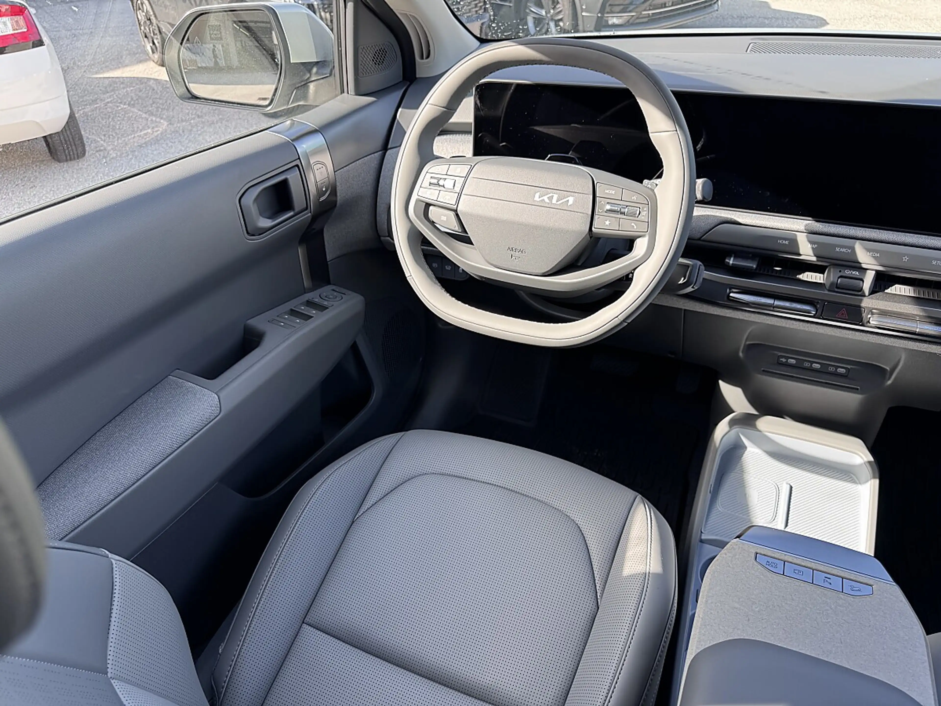 Kia EV3 AWD 81,4kWh Earth Plus — photo 8