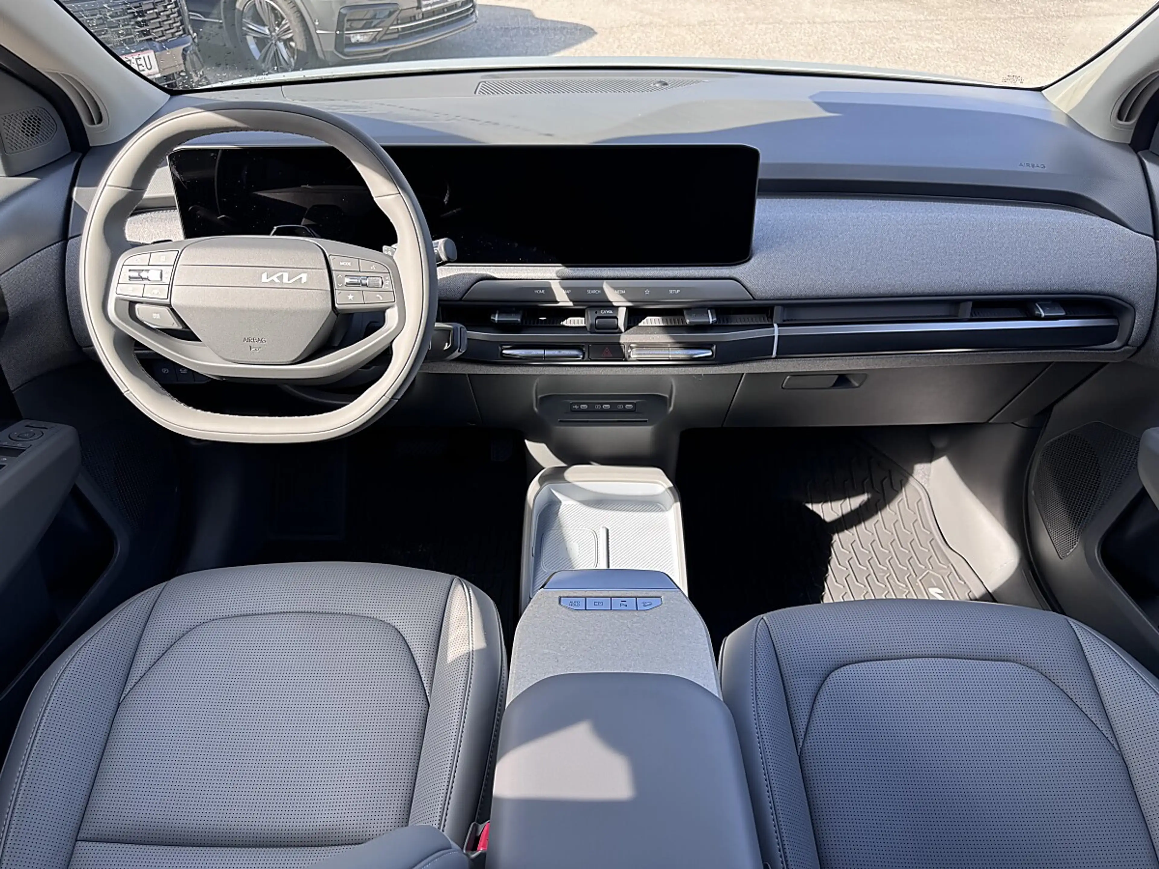 Kia EV3 AWD 81,4kWh Earth Plus — photo 7