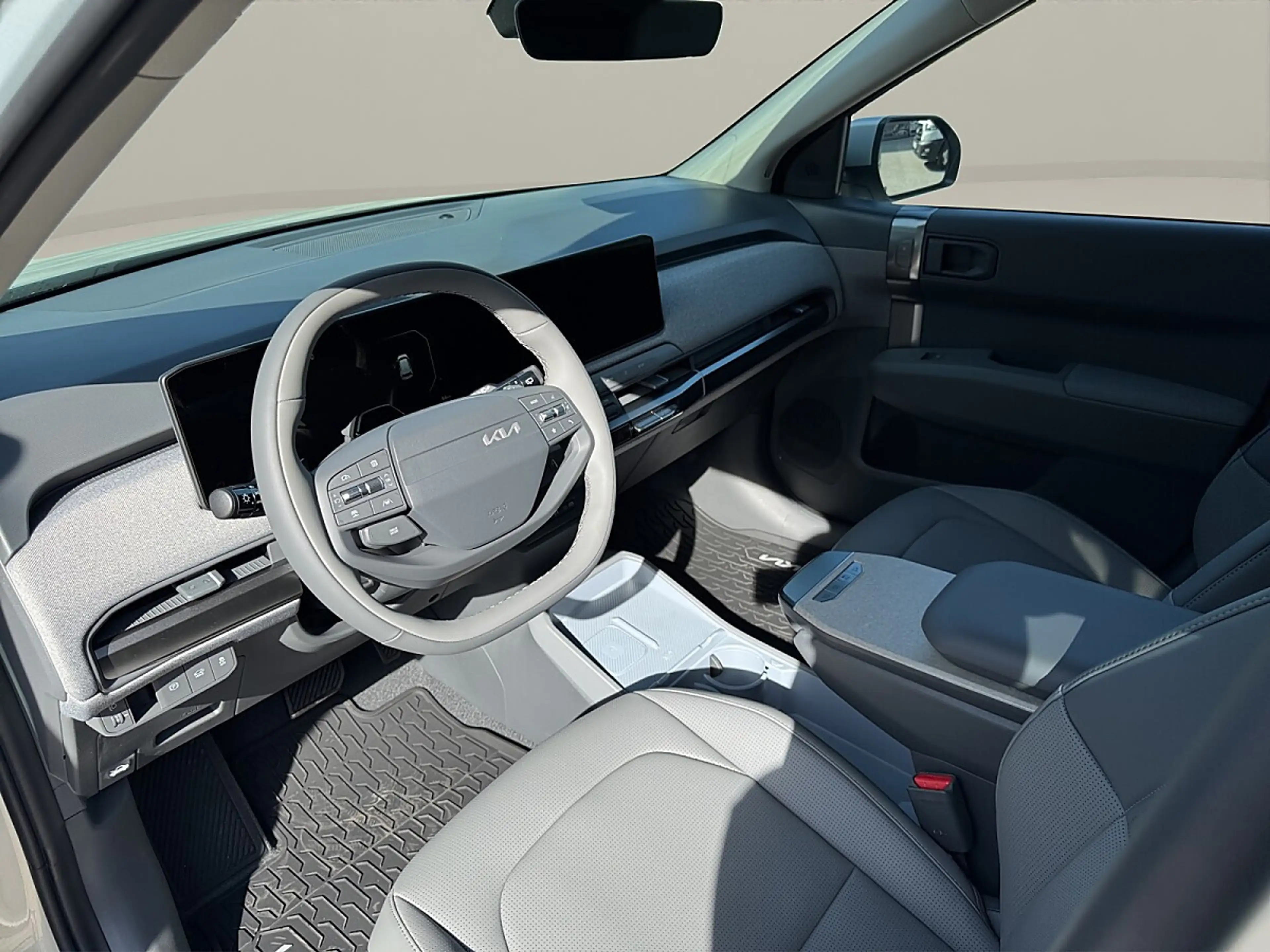 Kia EV3 AWD 81,4kWh Earth Plus — photo 6