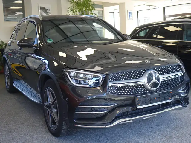 Mercedes-Benz GLC 200 GLC 200 4Matic +AMG-Line+RFK+AHK+Trittbretter+