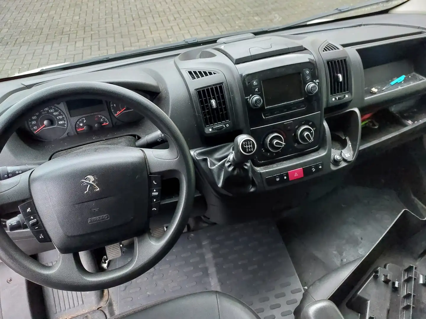 Peugeot Boxer 2.2 BlueHDi L3 Utility Alu 440 S Wit - 2