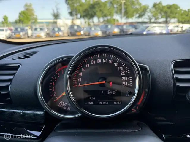 Mini Clubman view 15