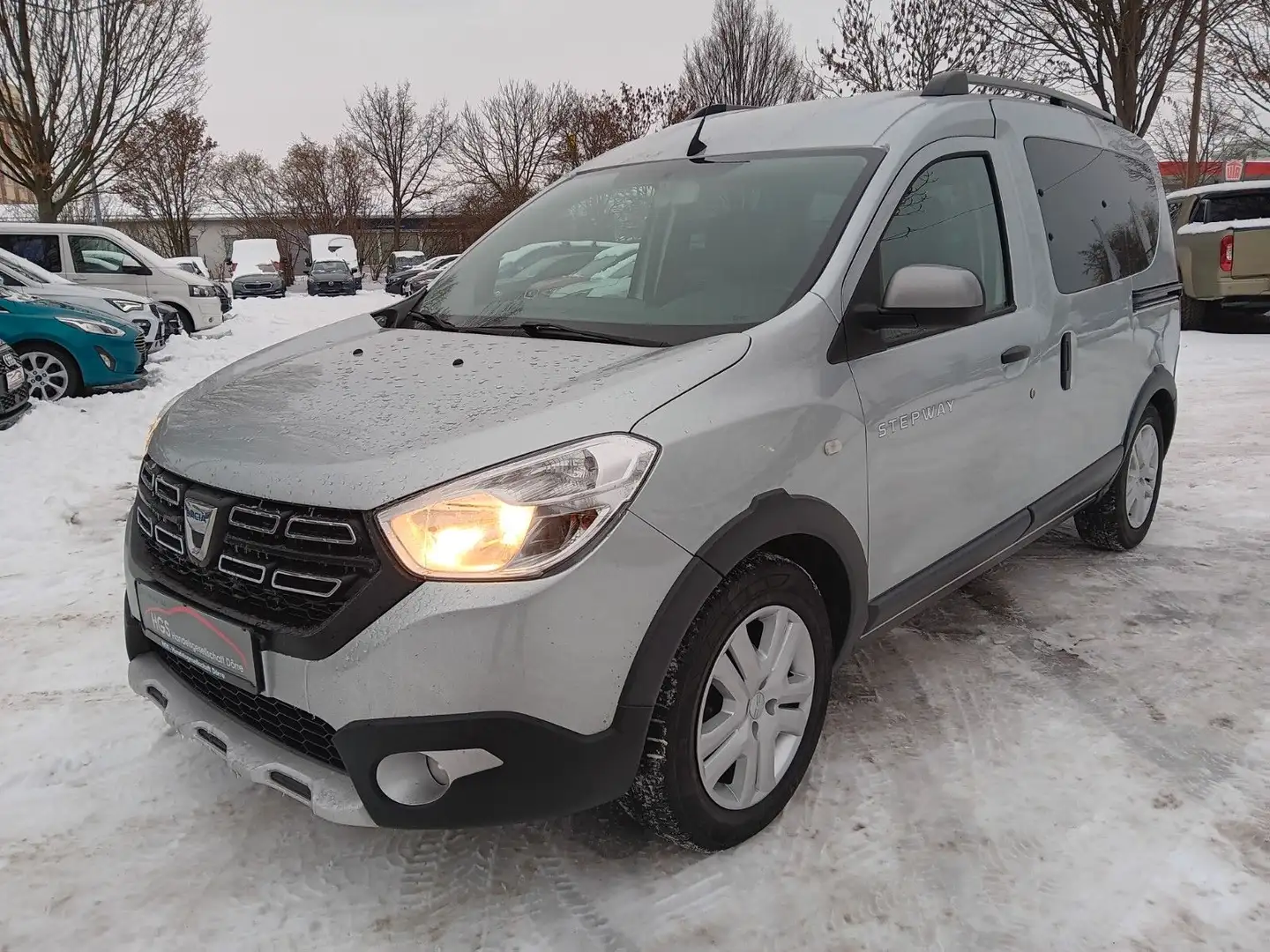 Dacia Dokker Stepway Navi AHZV Klima Sitzheizung Silber - 1