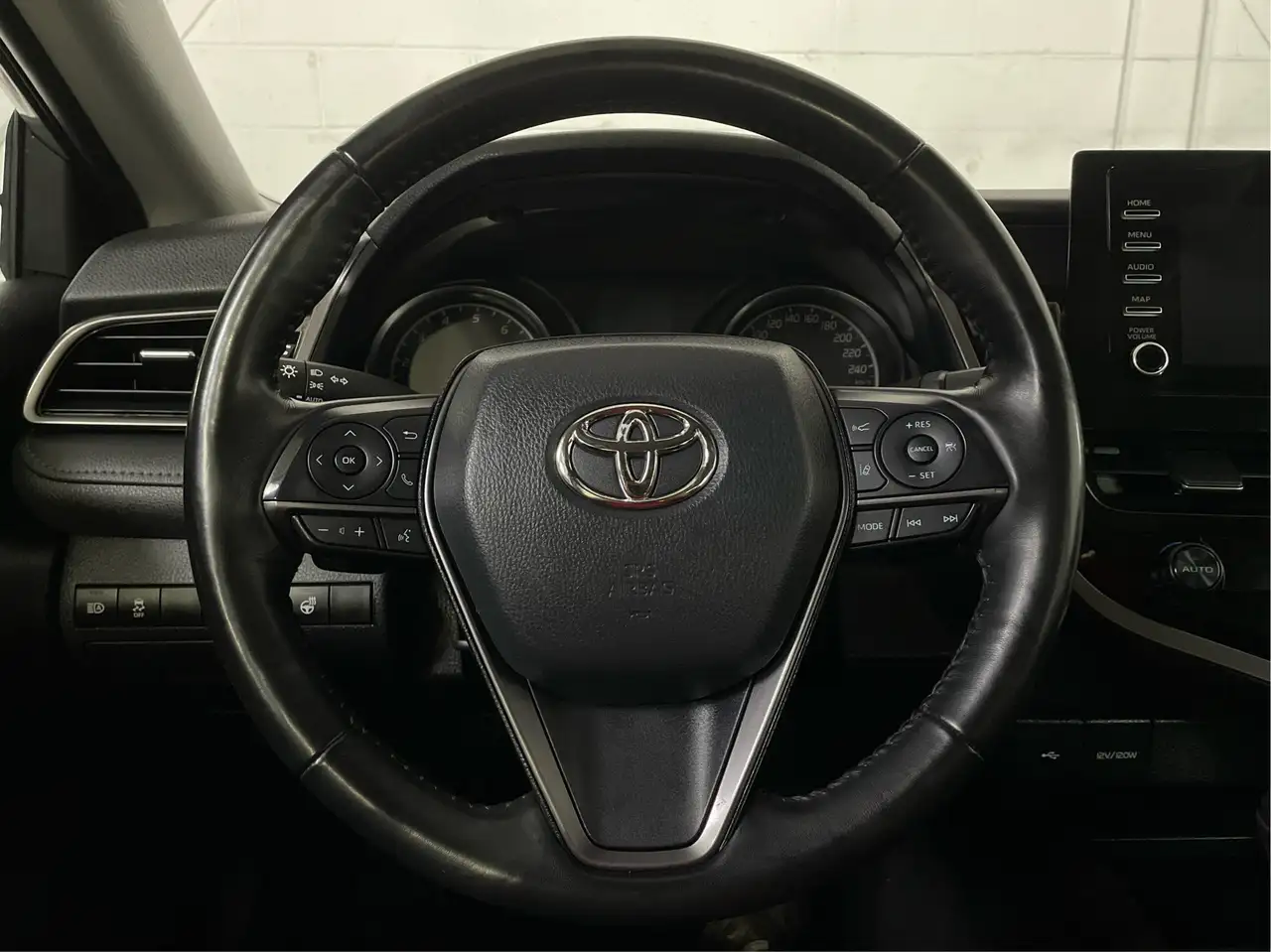 Toyota Camry снимка Toyota Camry